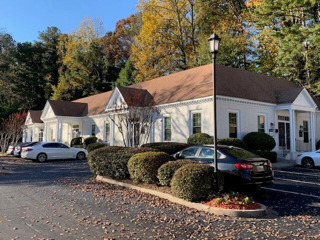 1770 Old Spring House Ln, Atlanta, GA for Rent