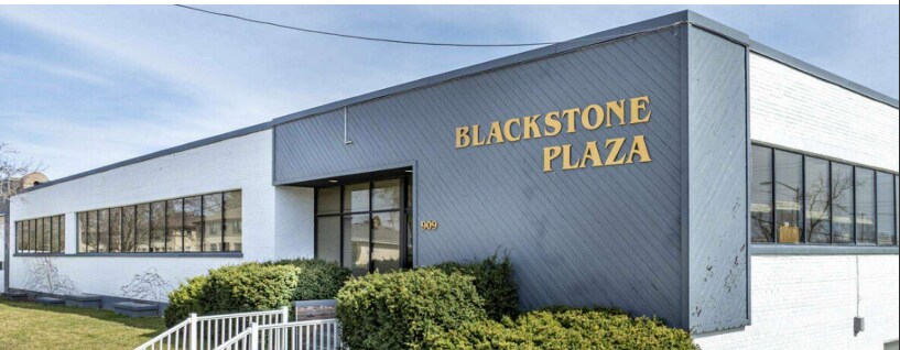 909 Blackstone Ave, Waukesha, WI for Rent