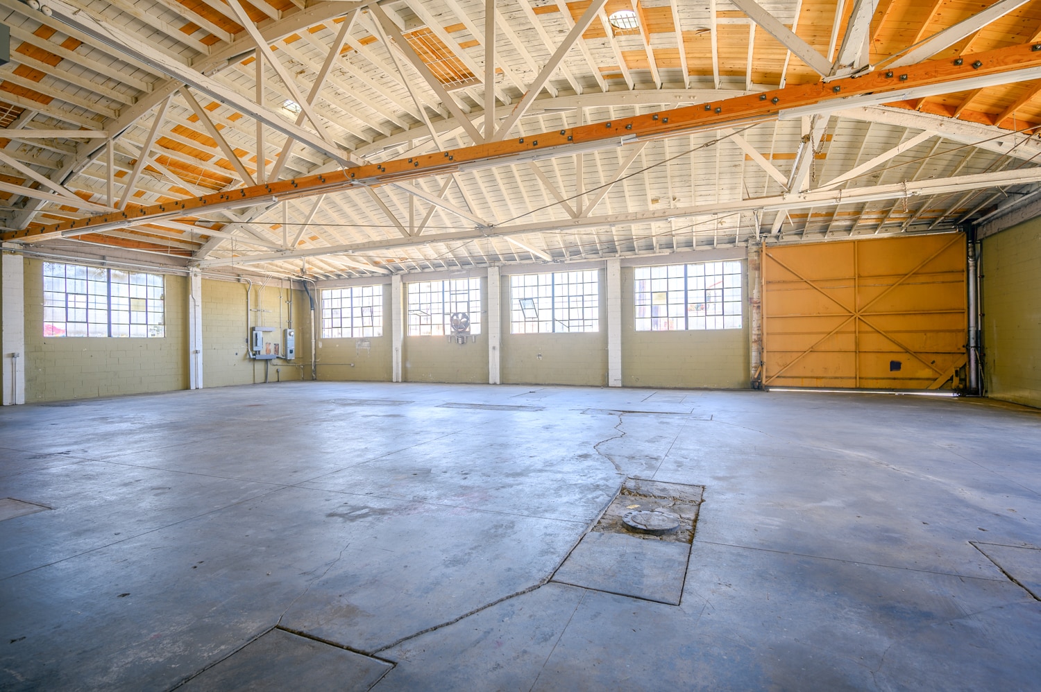 73127318 S Western Ave Los Angeles, CA 90047 Retail Property for