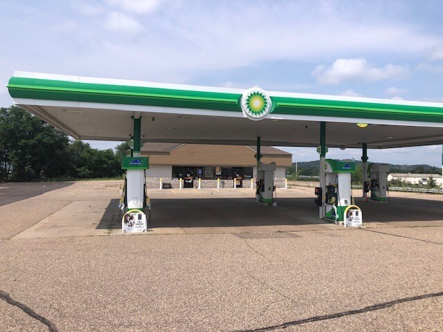 2920 Craig Rd, Eau Claire, WI for Sale
