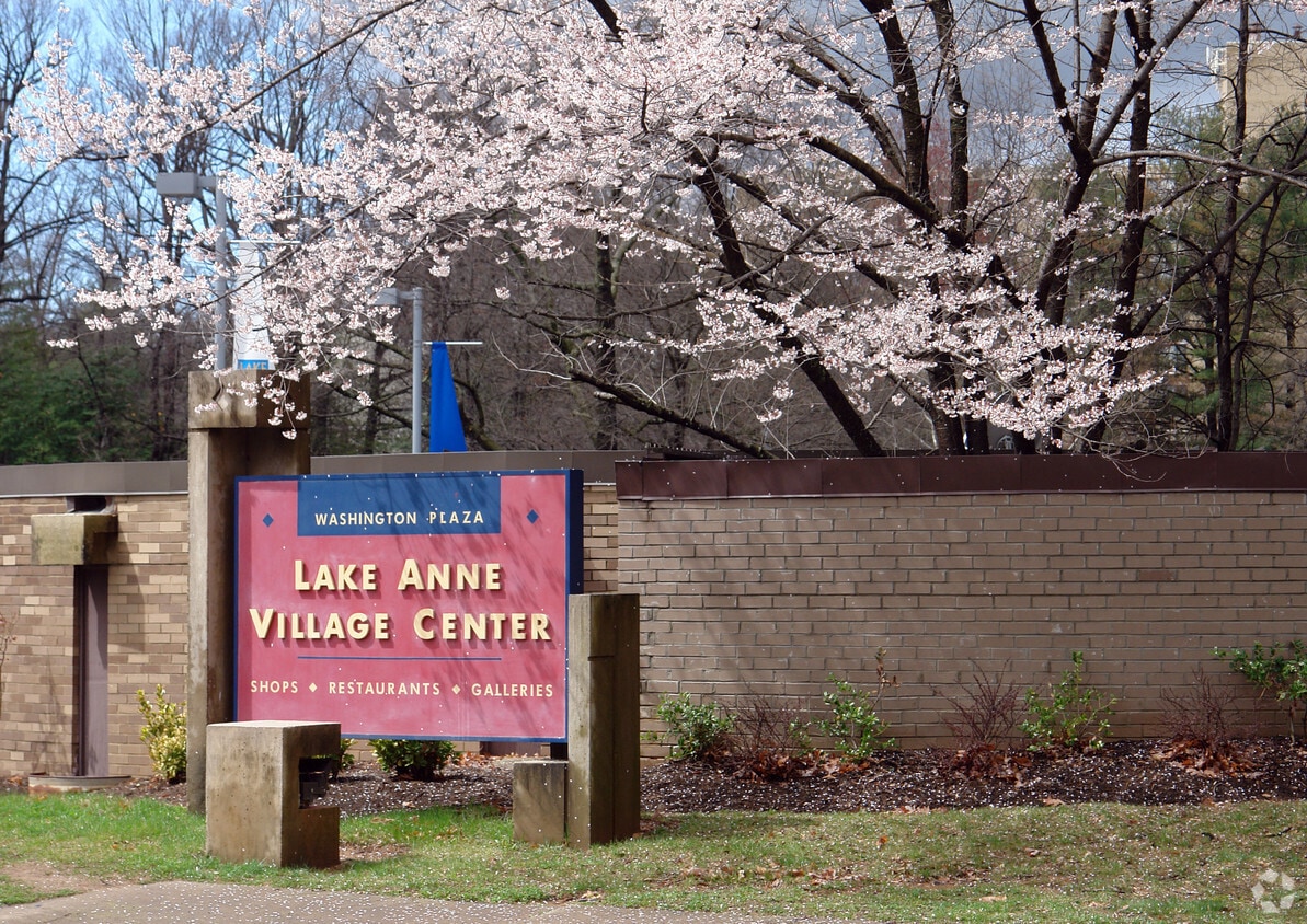 1635 Washington Plz, Reston, VA for Rent