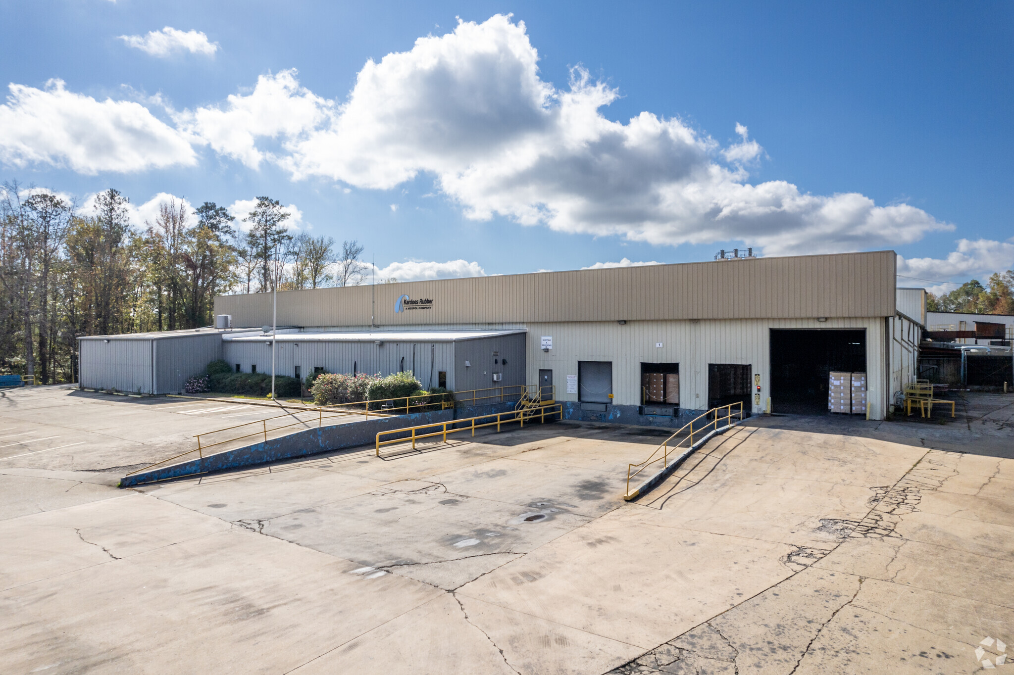 1061 Industrial Blvd, Lafayette, AL for Rent