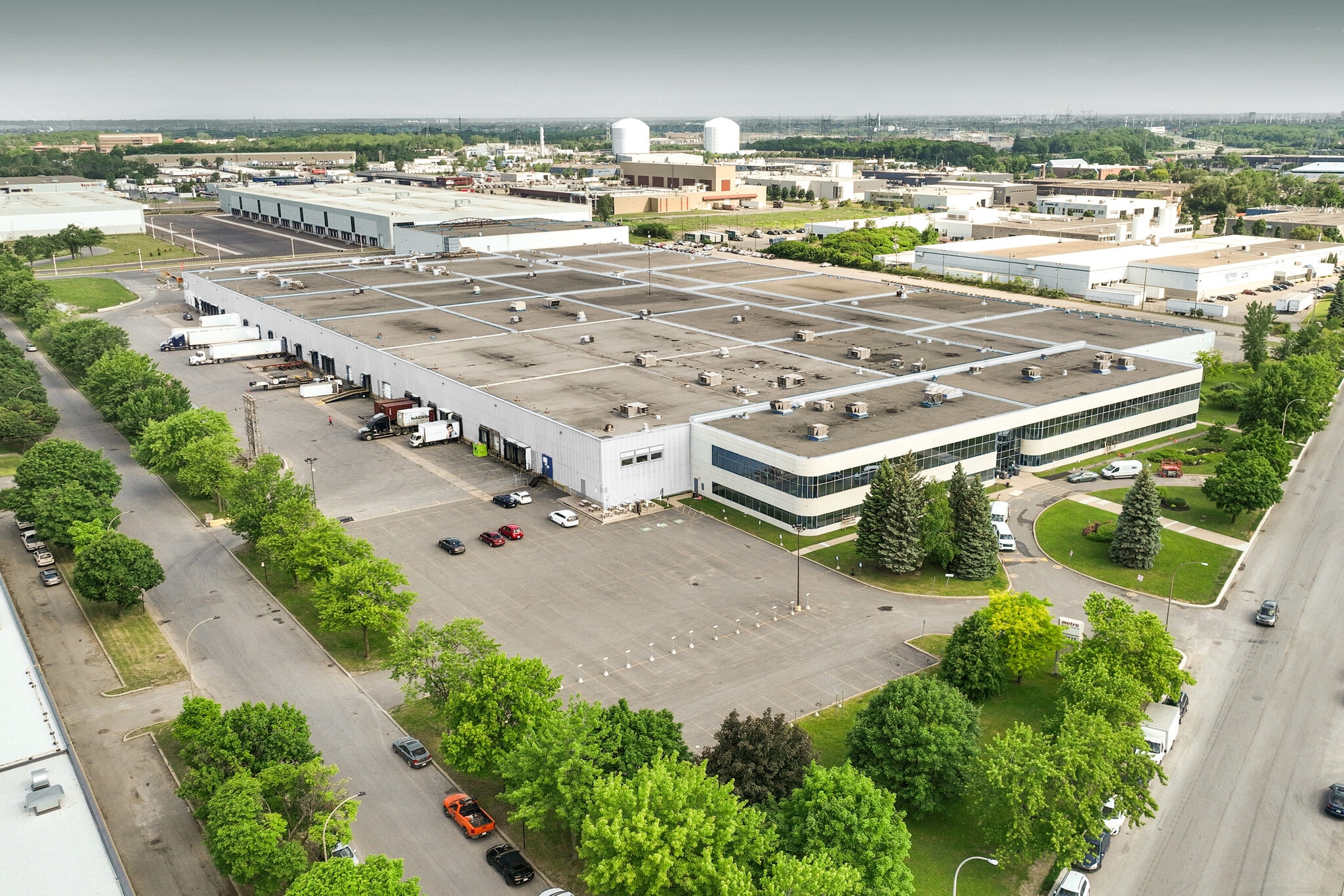 12225 Boul Industriel, Montréal, QC for Rent