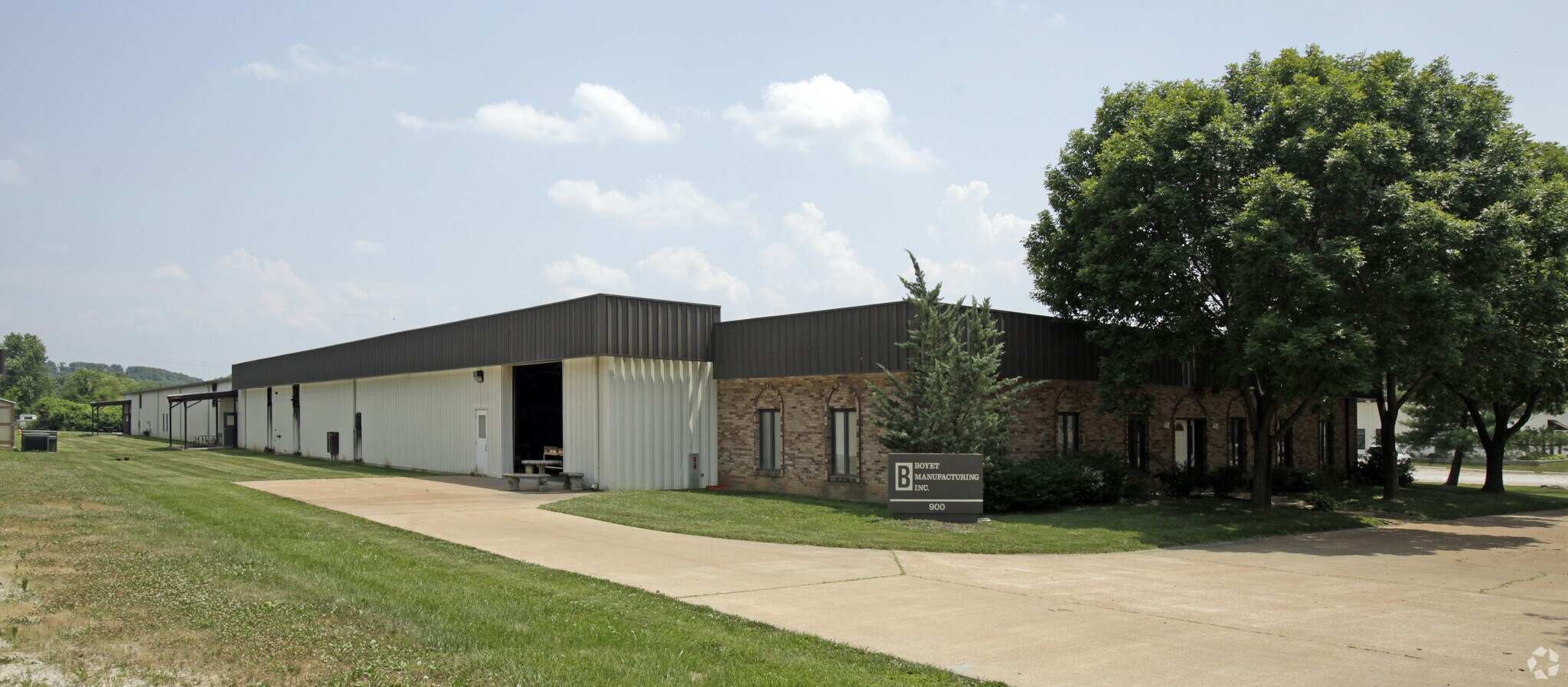 900 Biltmore Dr, Fenton, MO for Sale