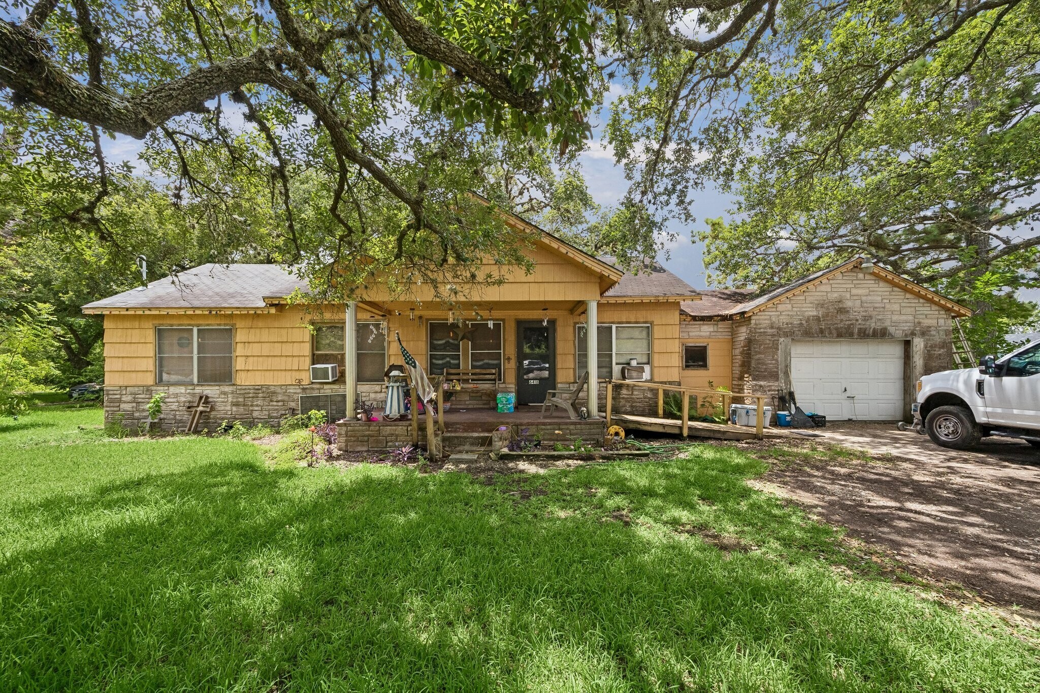 6418 Masters Rd, Manvel, TX for Sale