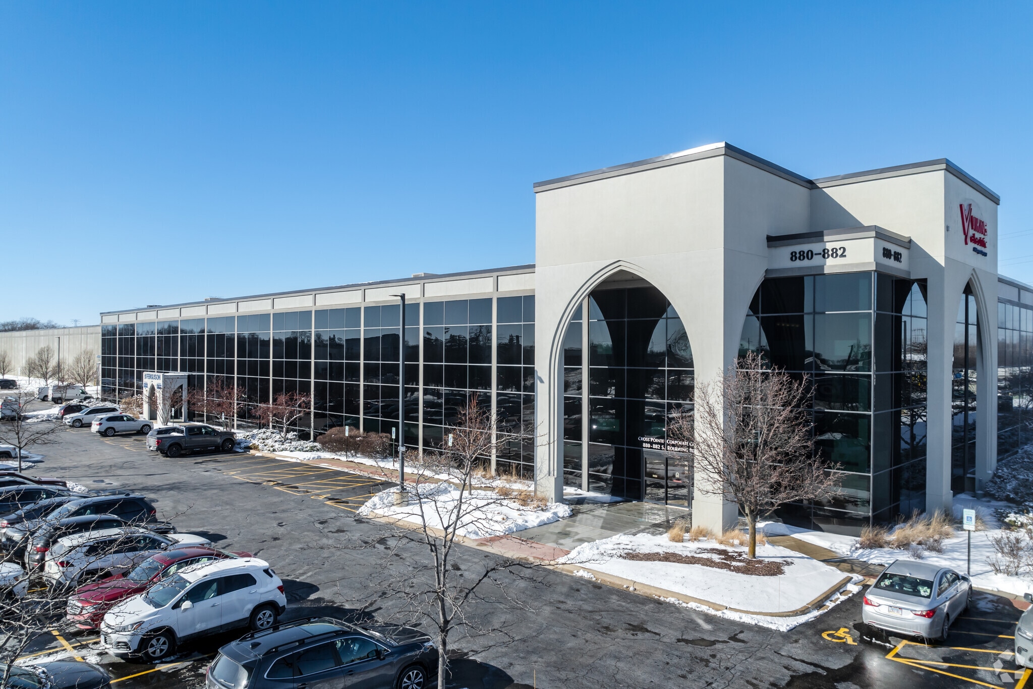 880 S Rohlwing Rd, Addison, IL for Rent