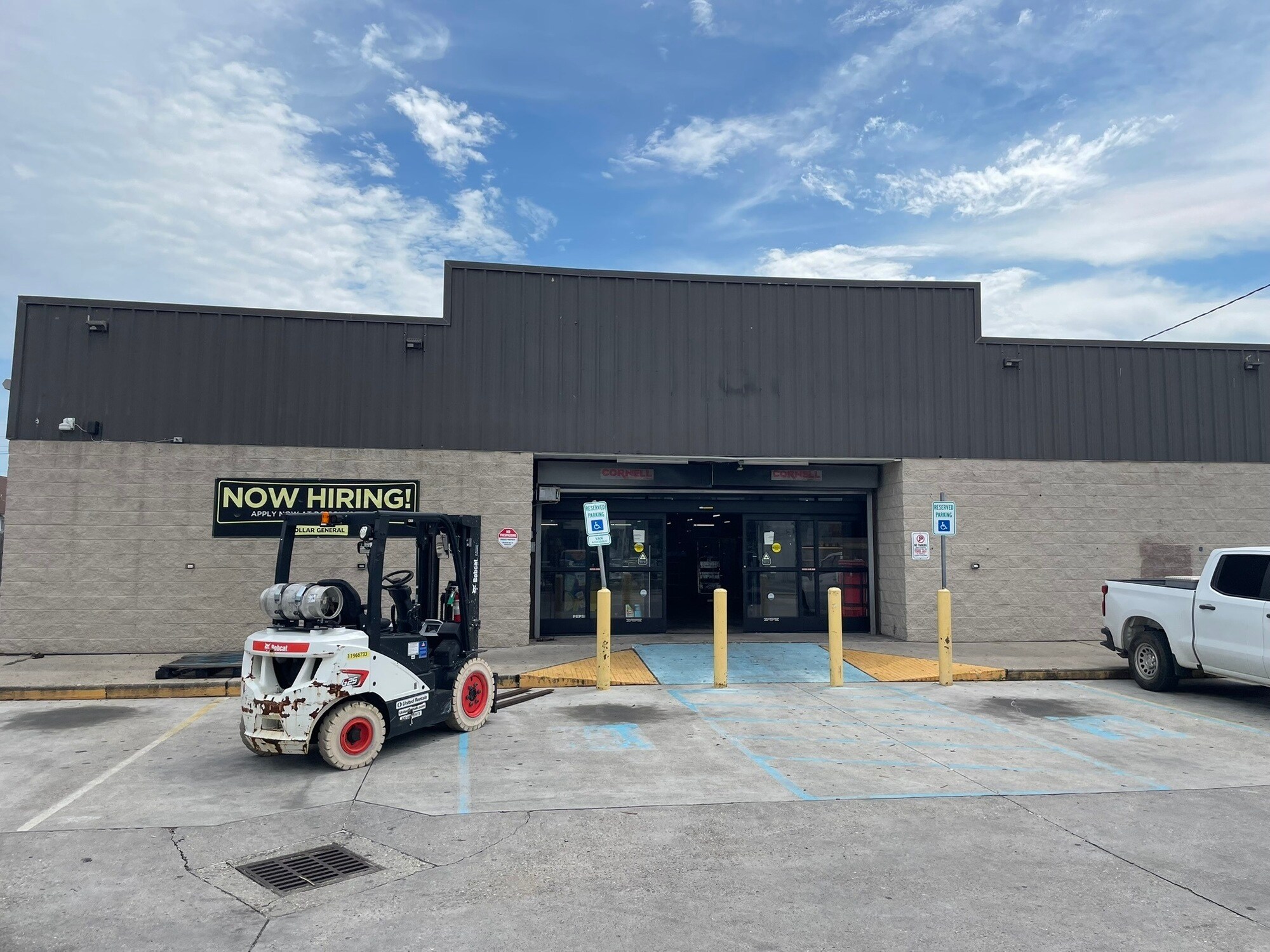 8201 Earhart Blvd, New Orleans, LA for Rent