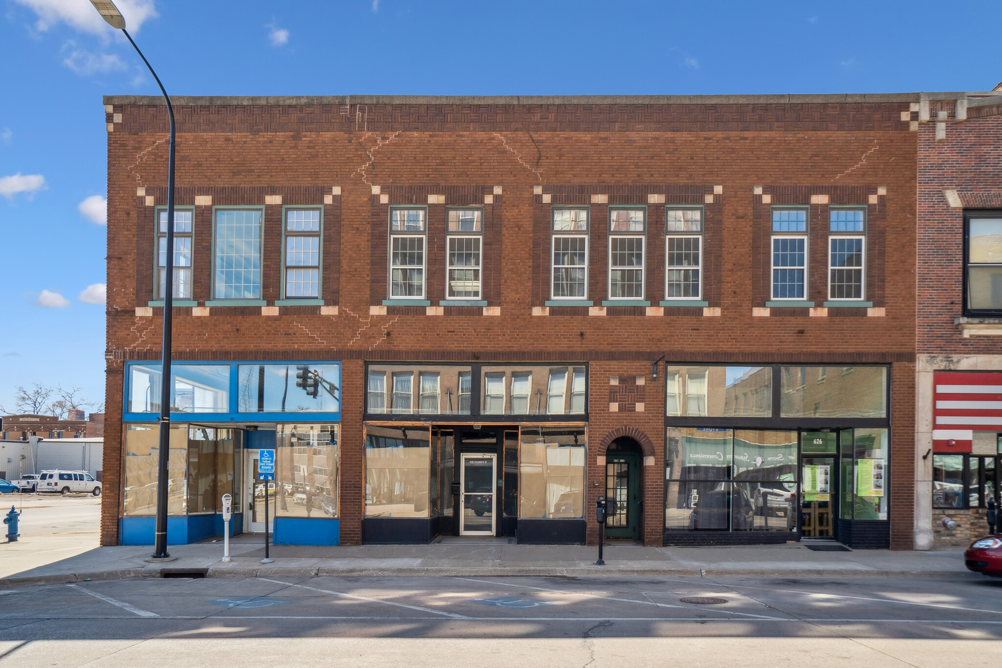 626-632 Sycamore St, Waterloo, IA for Sale