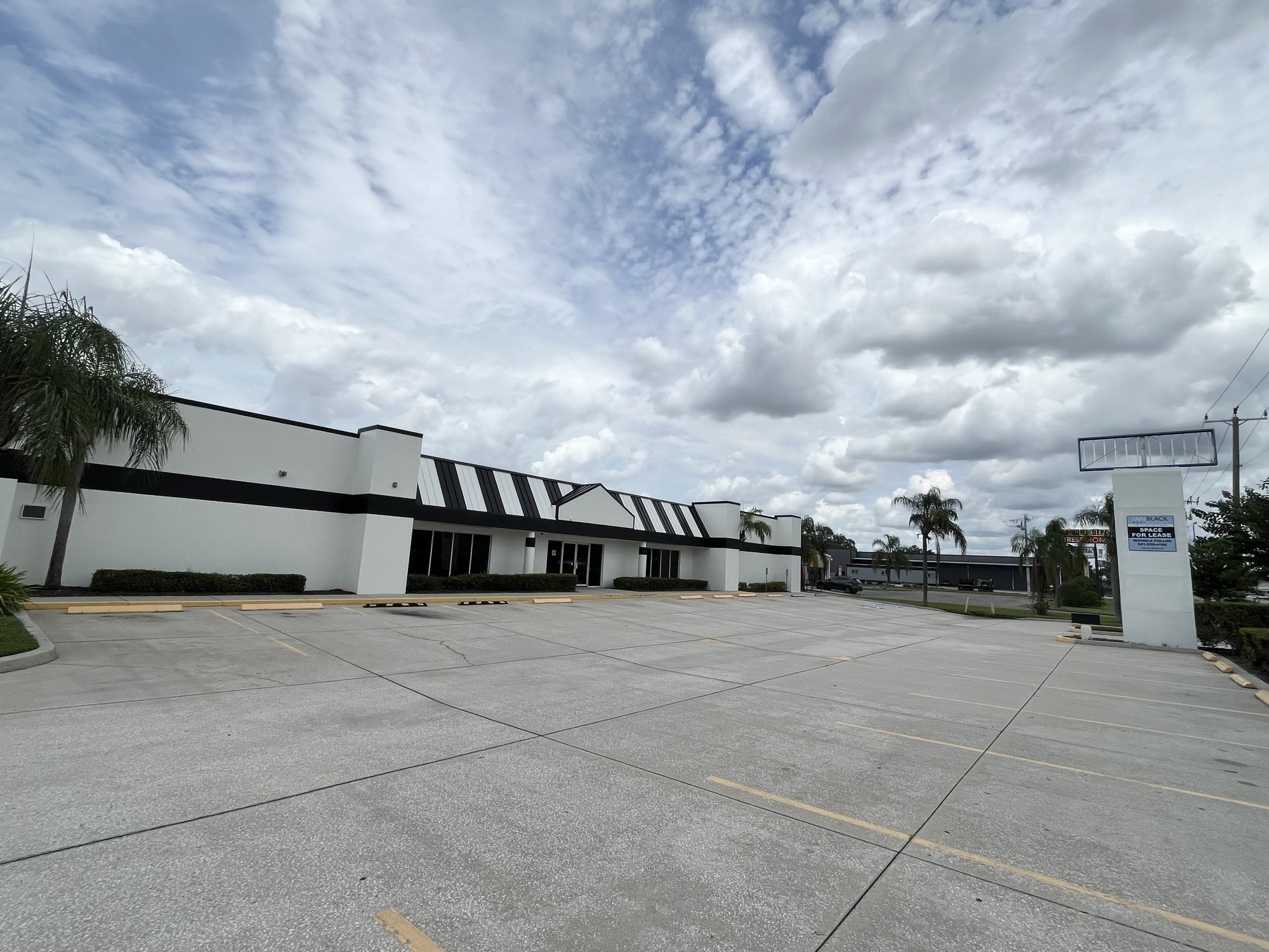 1210 10th St E, Palmetto, FL for Rent