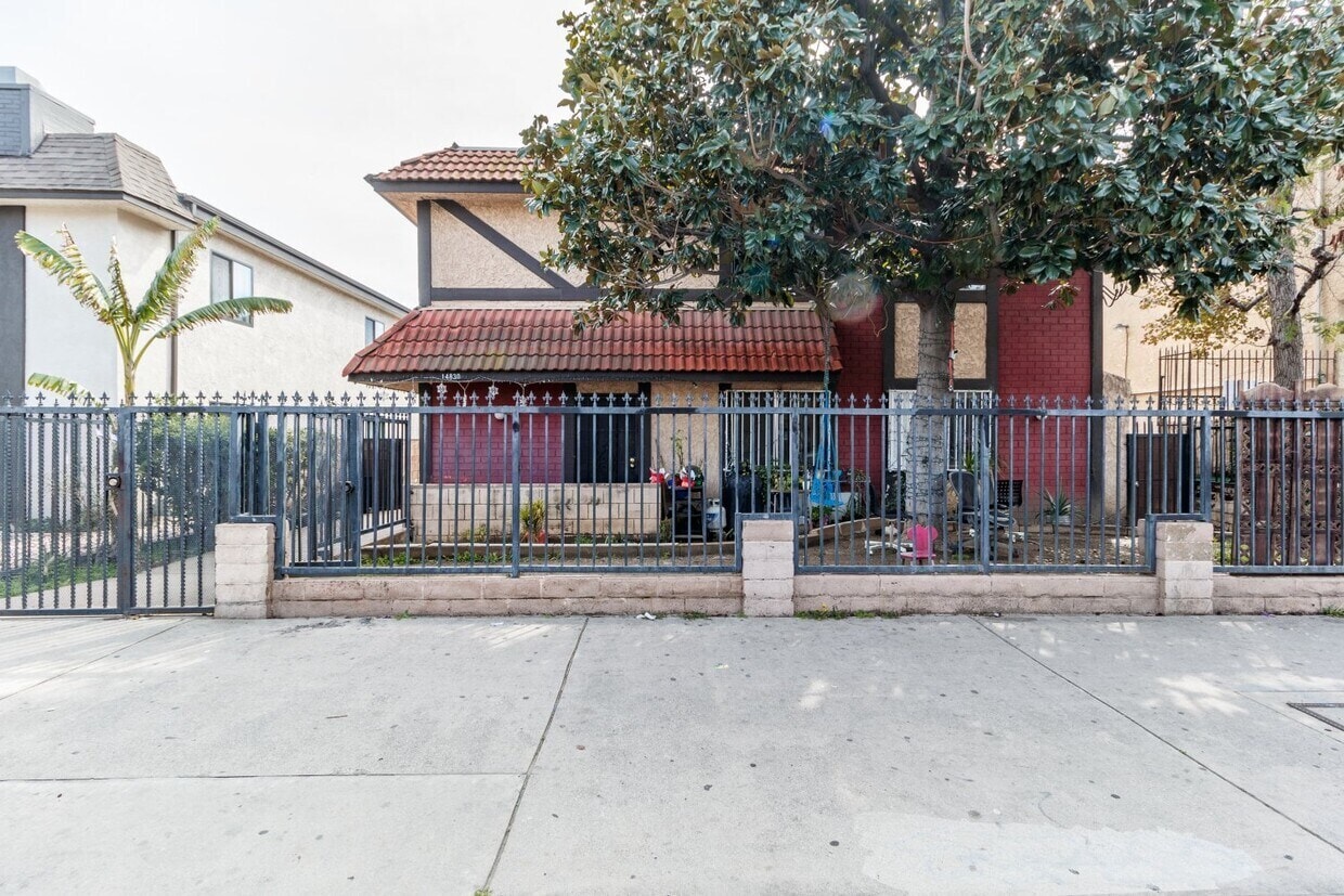 14830 Parthenia St, Panorama City, CA for Sale