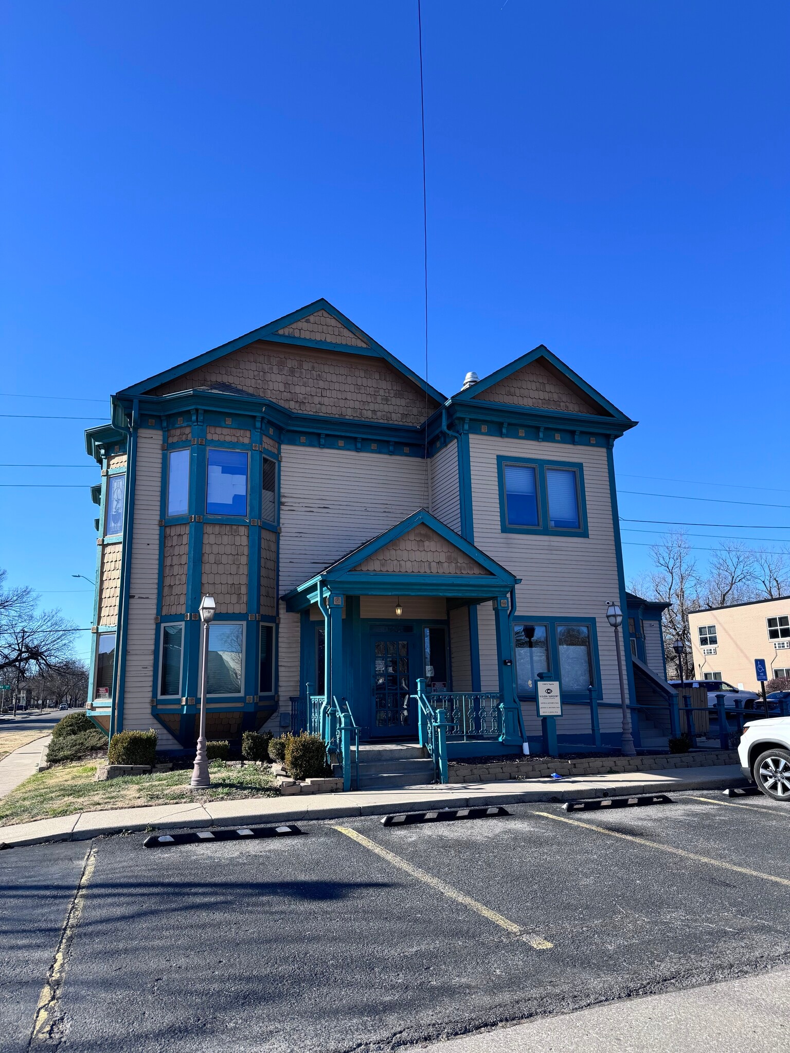 1100 N Tokeka St, Wichita, KS for Sale