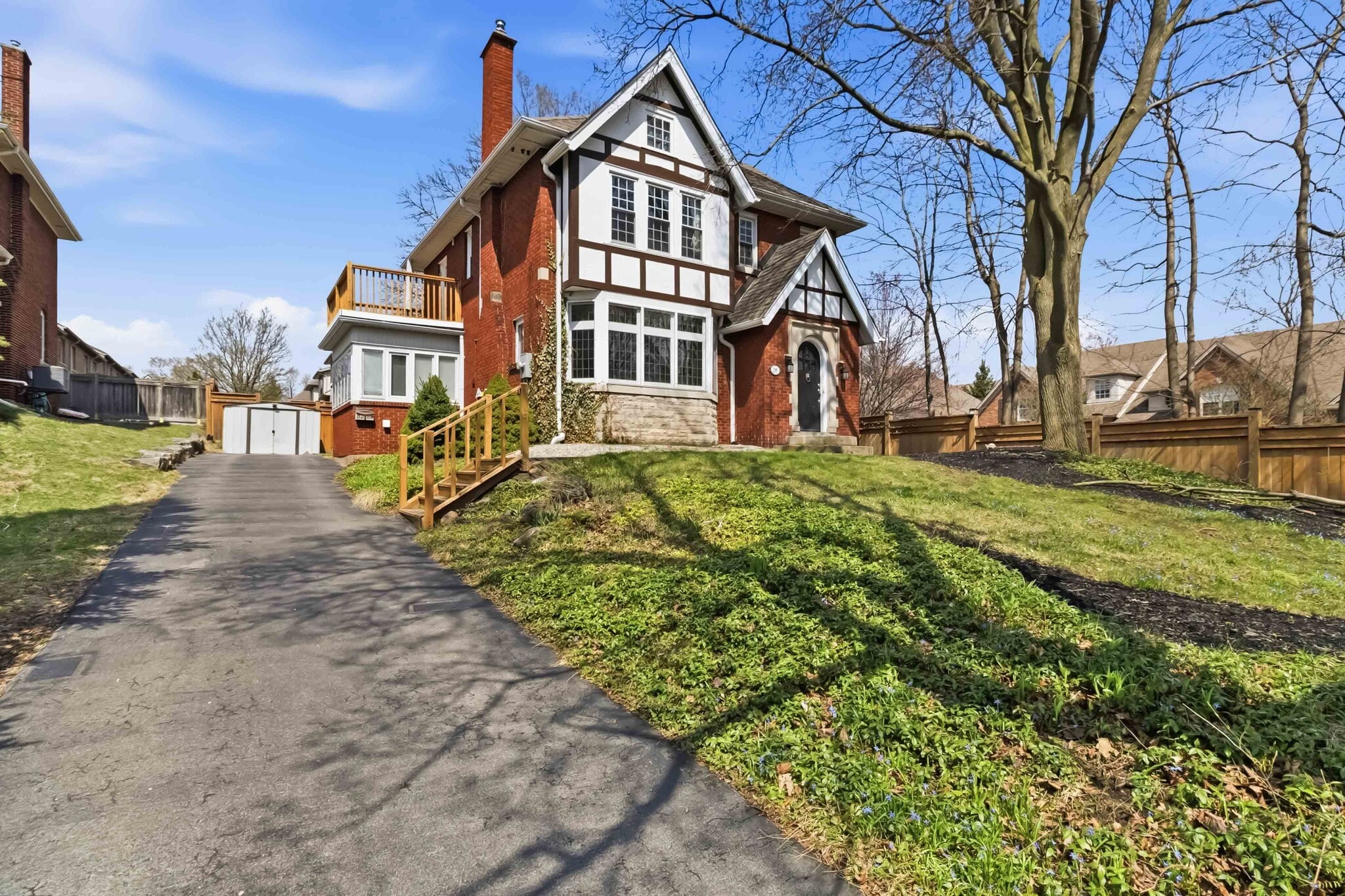 250 Plains Rd W, Burlington, ON for Sale