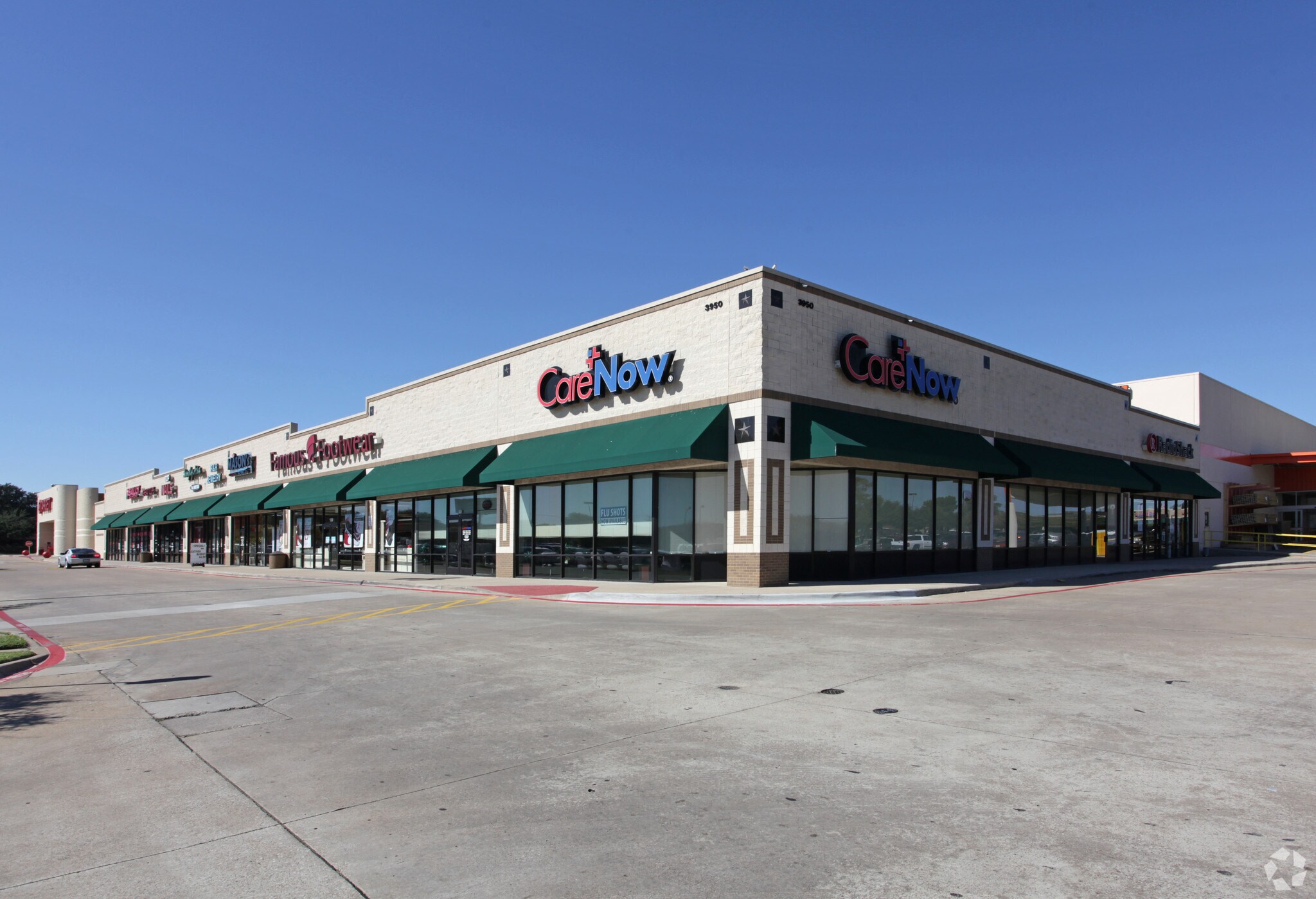 3824-3980 S Carrier Pky, Grand Prairie, TX for Rent