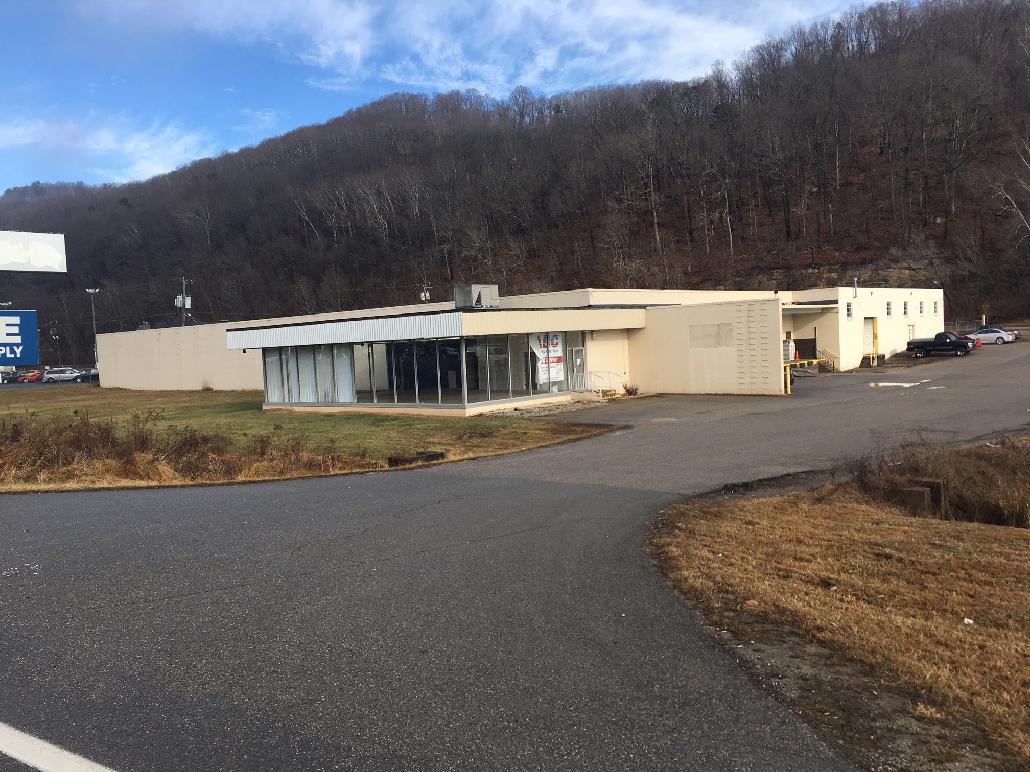 415 1st Ave, Nitro, WV for Rent