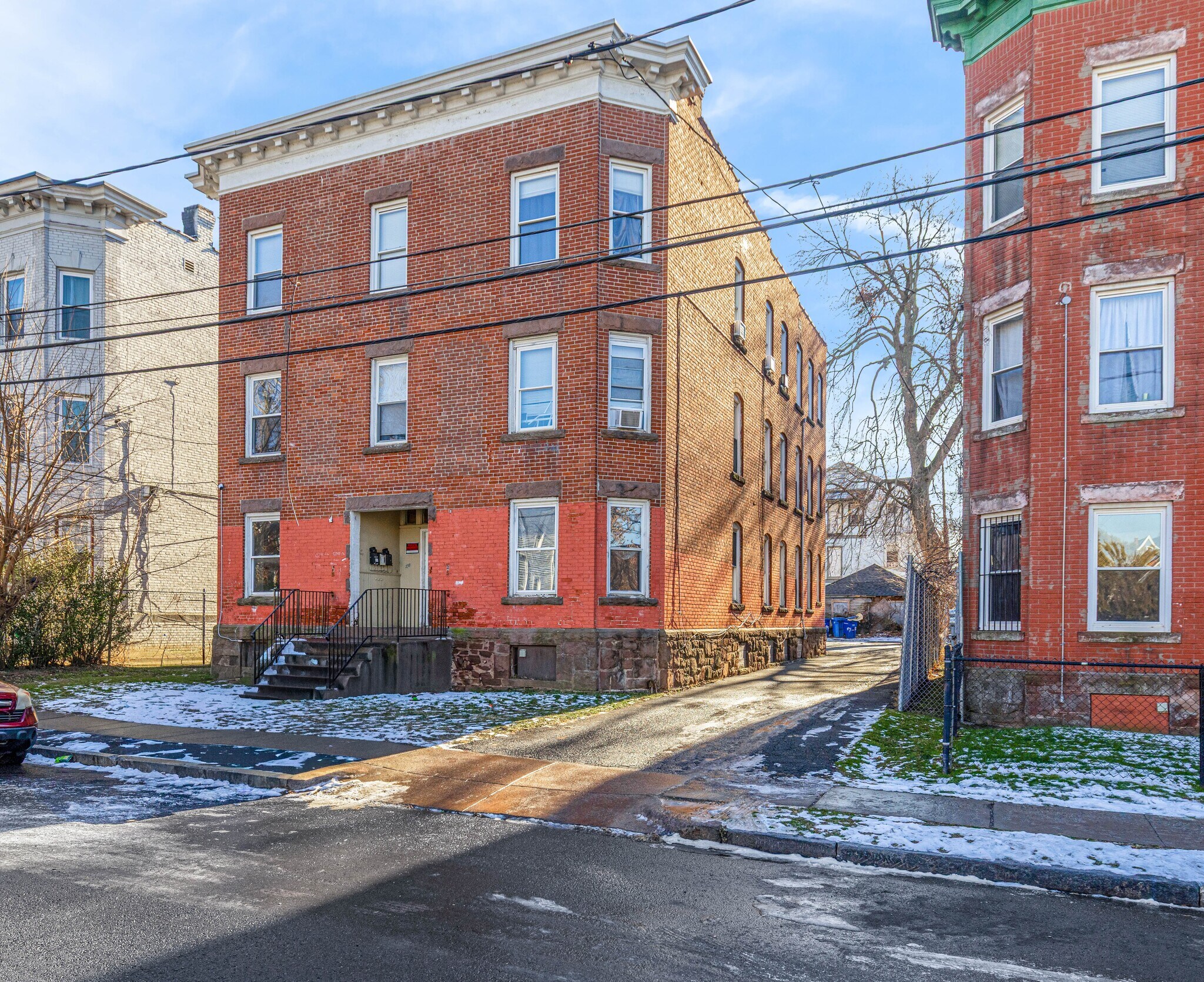 27-29 Bond St, Hartford, CT for Sale