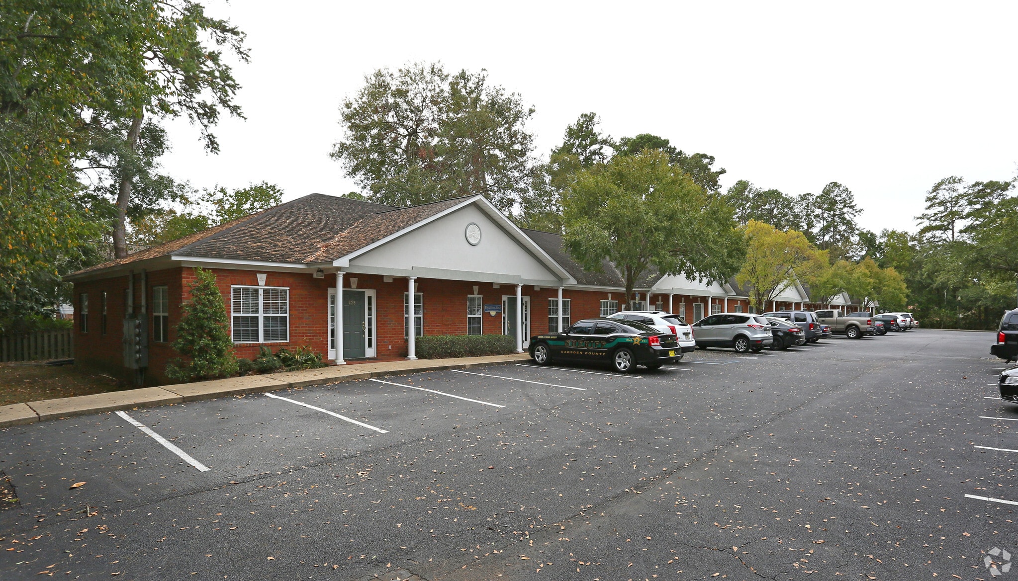 225-261 Pinewood Dr, Tallahassee, FL for Rent