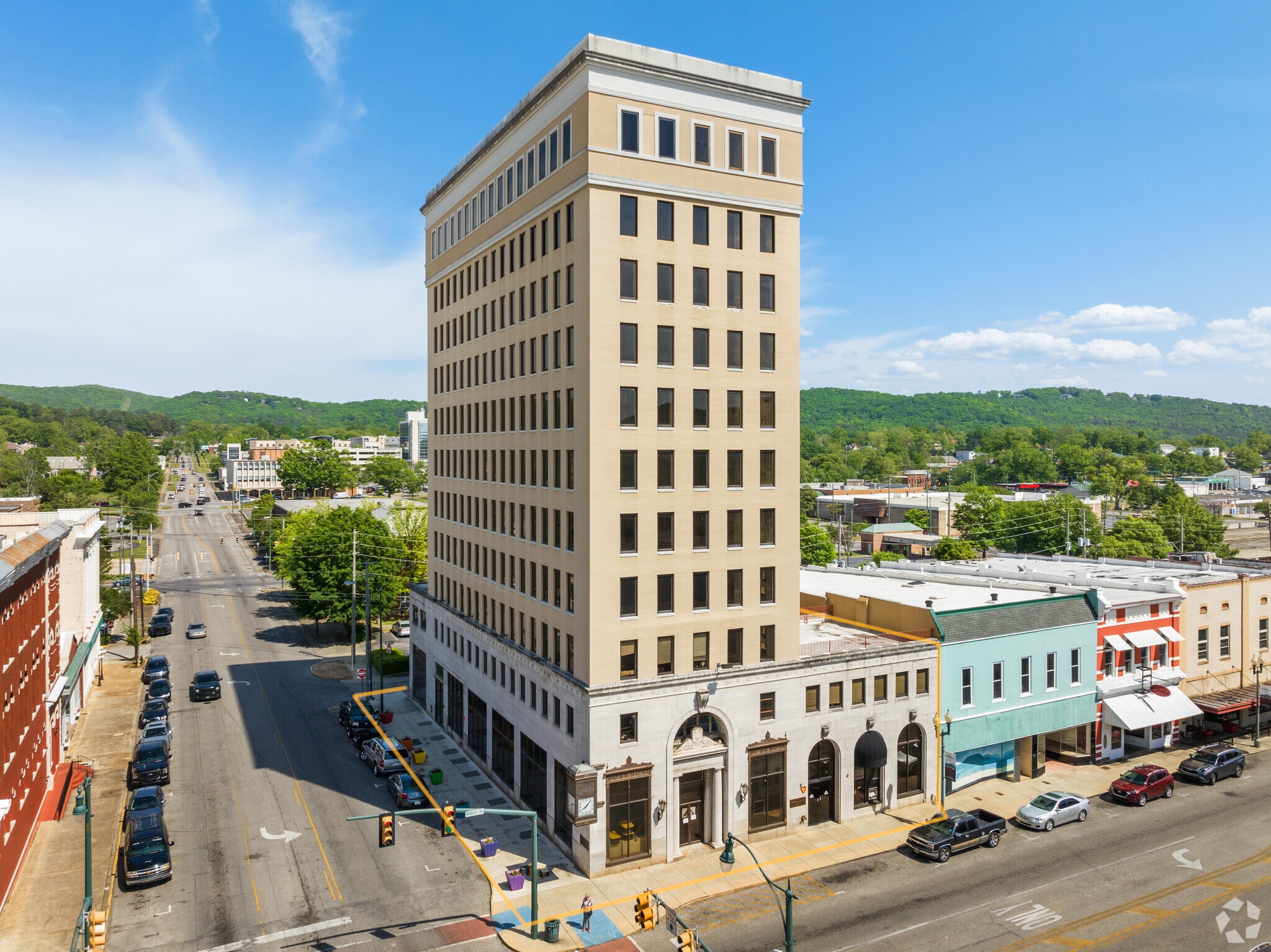 931 Noble St, Anniston, AL for Sale