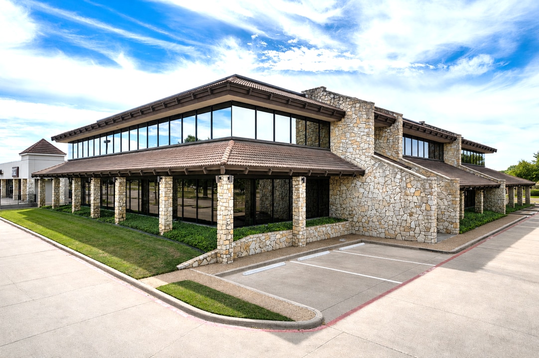 2800 S Hulen St, Fort Worth, TX for Rent