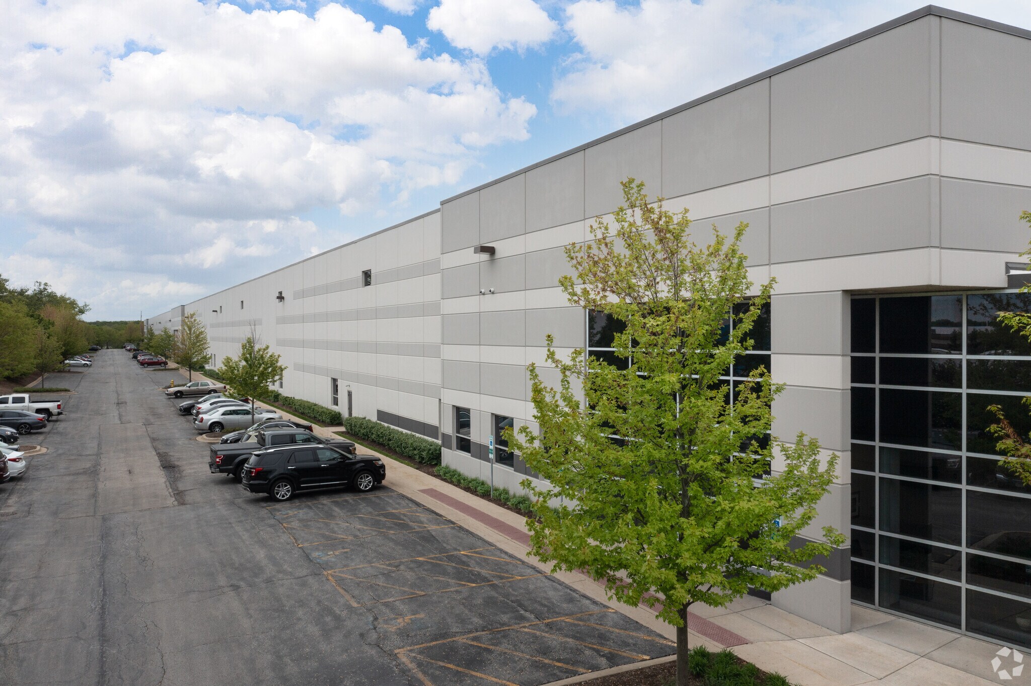 1000 Davey Rd Woodridge, IL 60517 Industrial Property for Lease on