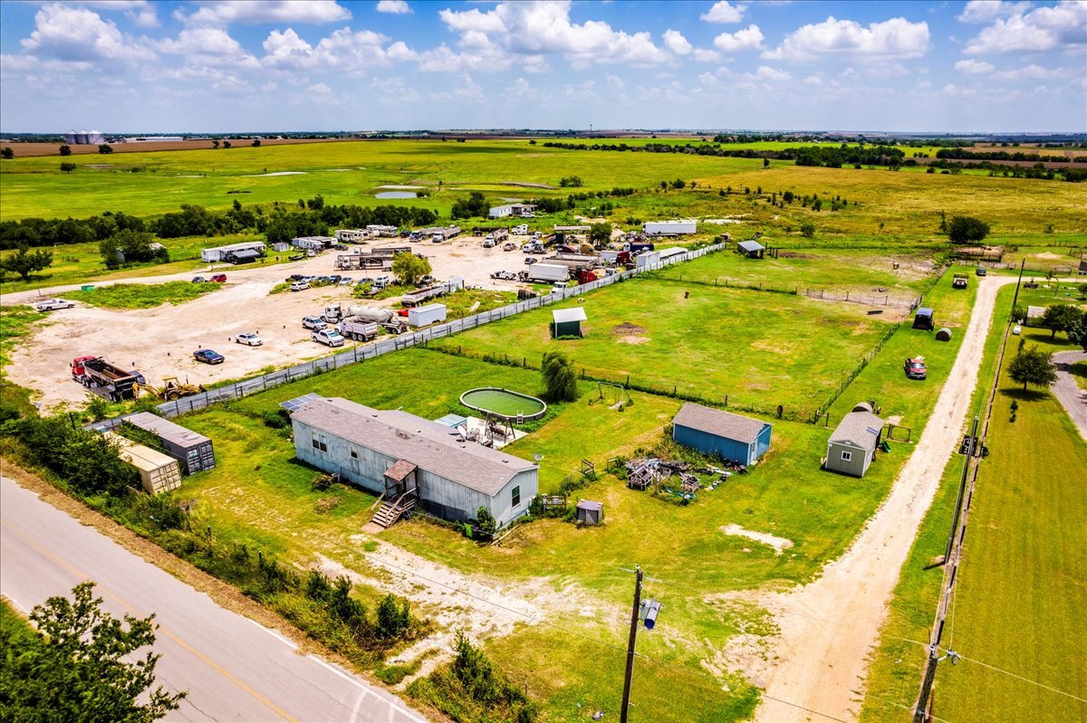 20565 Cameron Rd, Coupland, TX for Sale