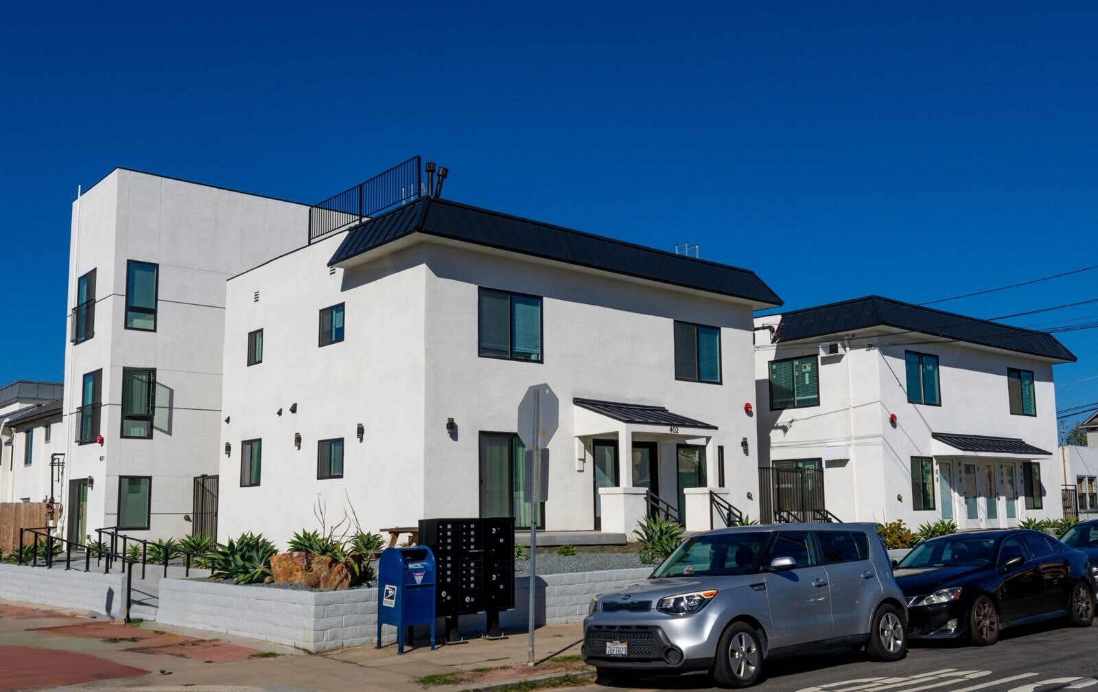 402 Arbor Dr, San Diego, CA for Sale