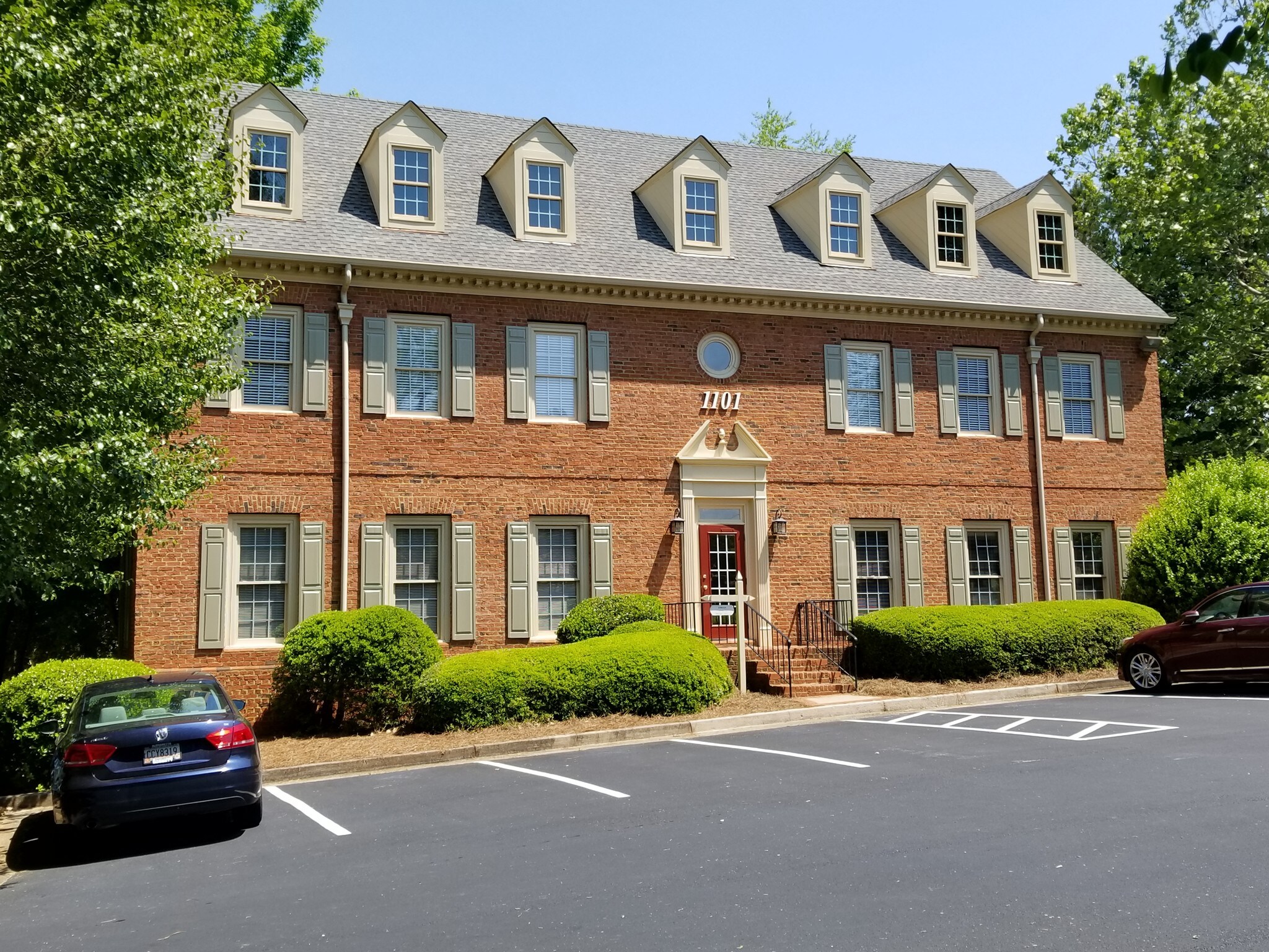 1101 Cambridge Sq, Alpharetta, GA for Sale