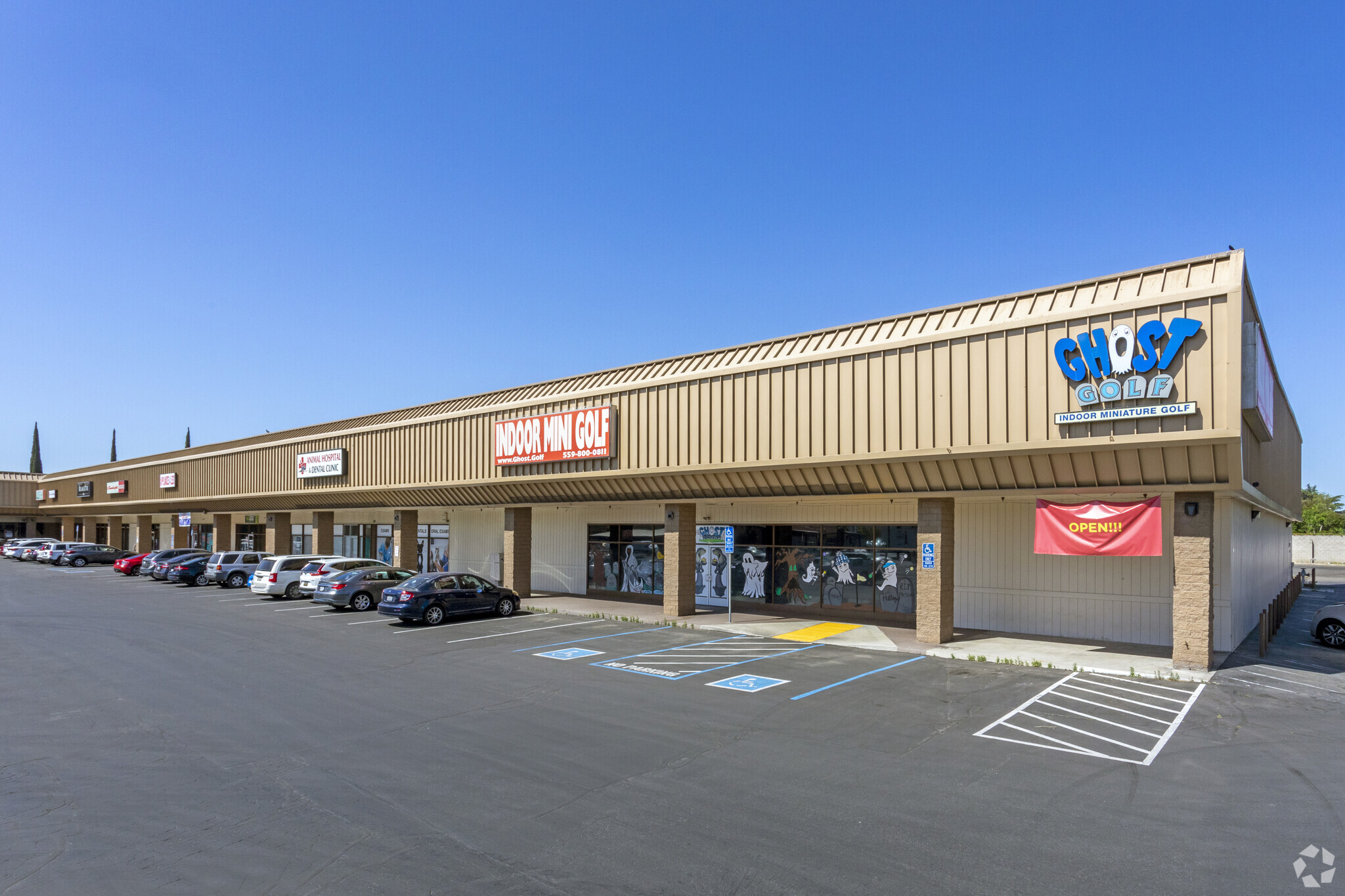 5125-5179 N Blackstone Ave, Fresno, CA for Rent