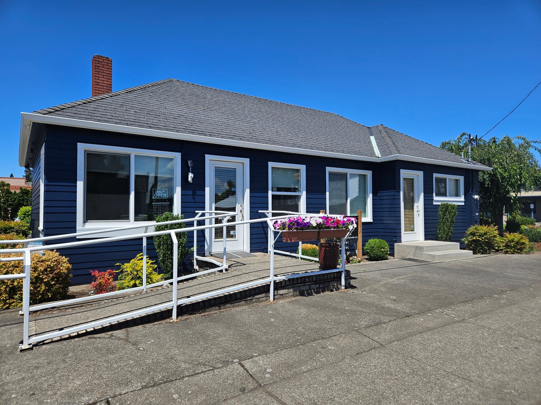 1095 N 1st St, Stayton, OR for Rent