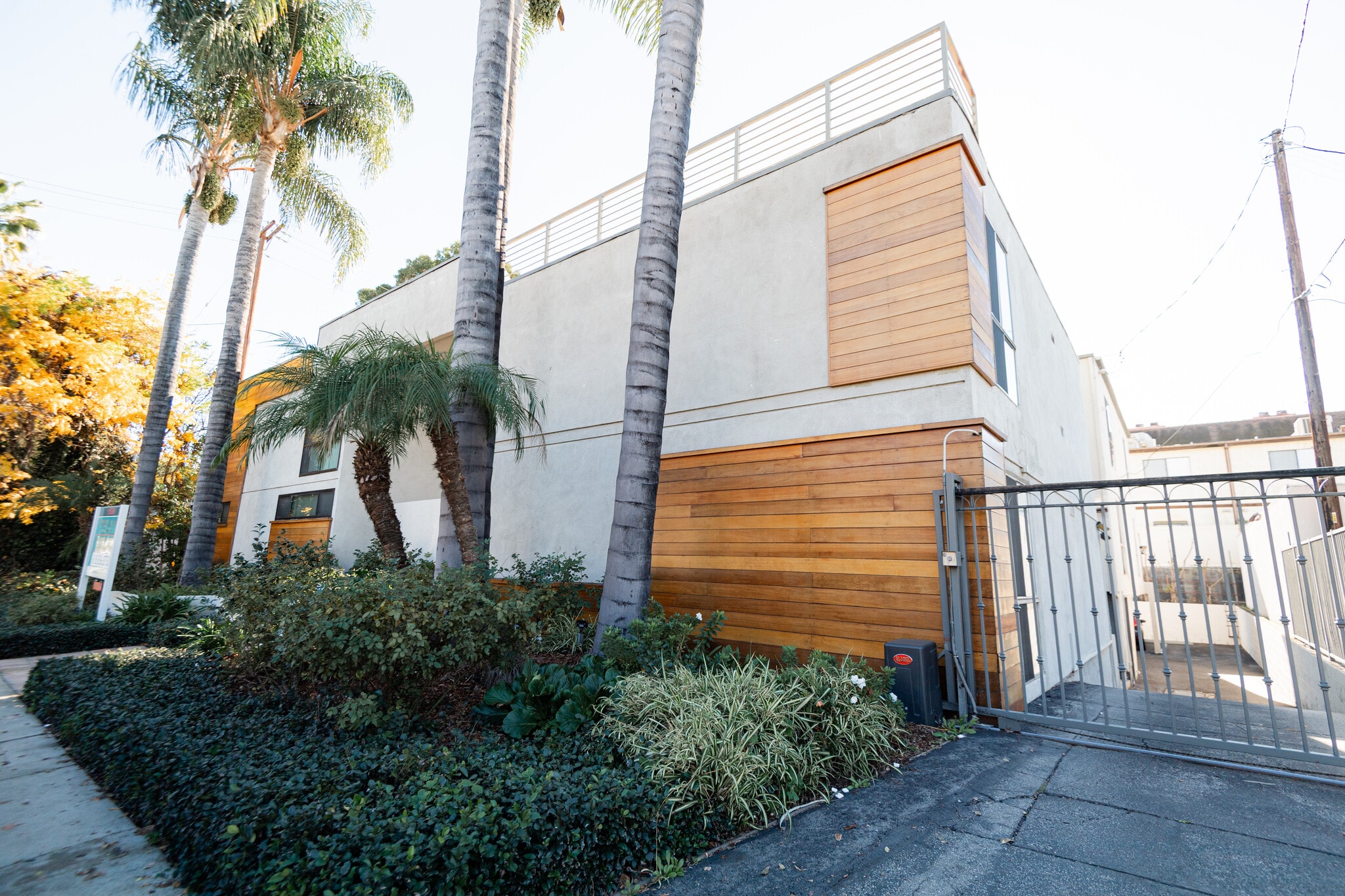 13558 Moorpark St, Sherman Oaks, CA for Sale