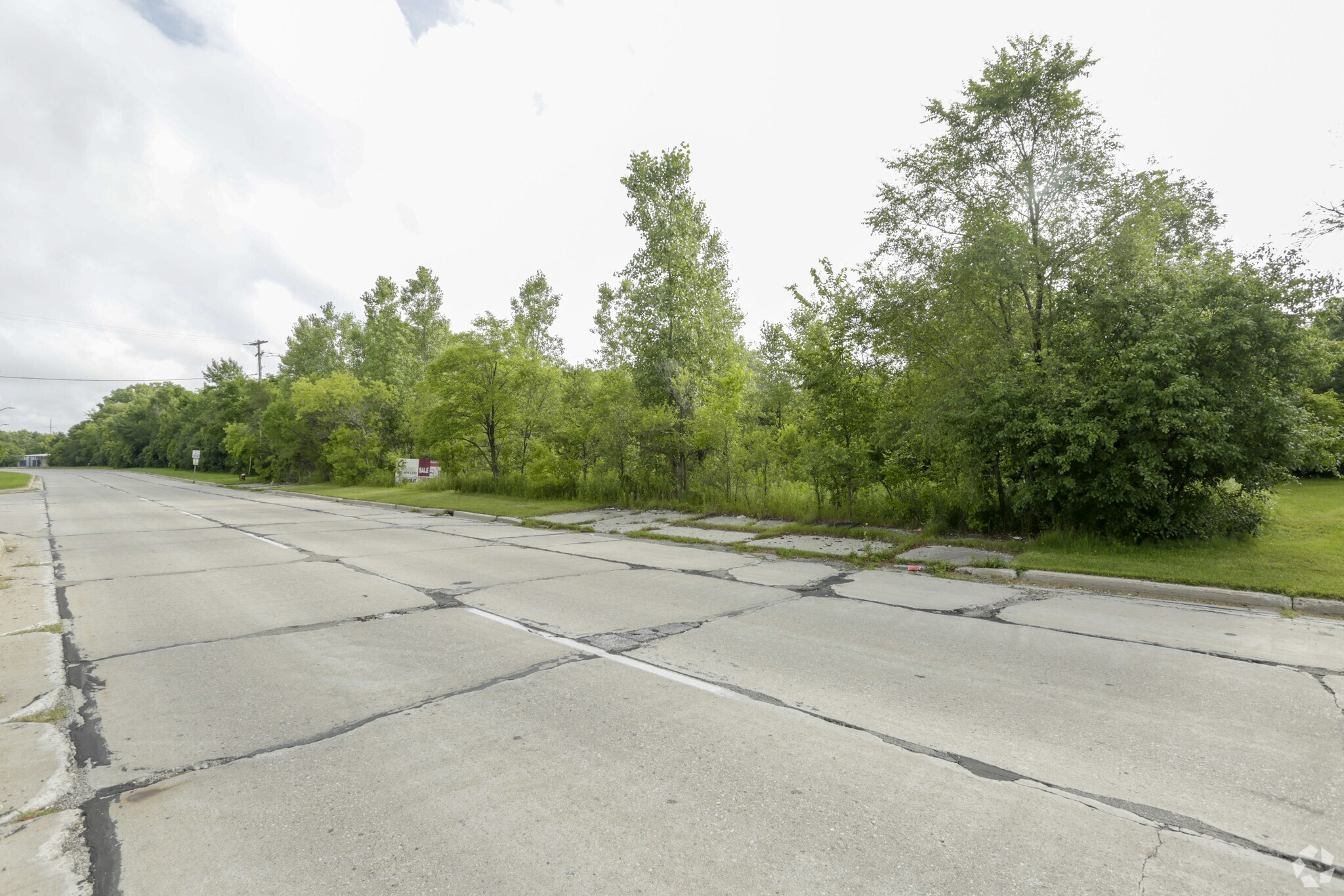 7700 N Teutonia Ave, Brown Deer, WI for Sale