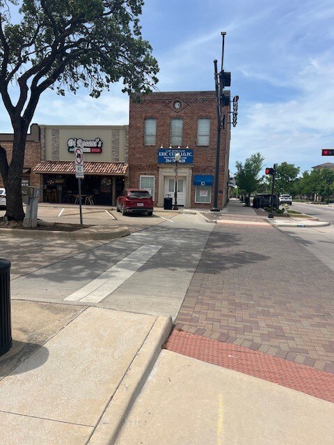 101 S Main St, Irving, TX for Rent
