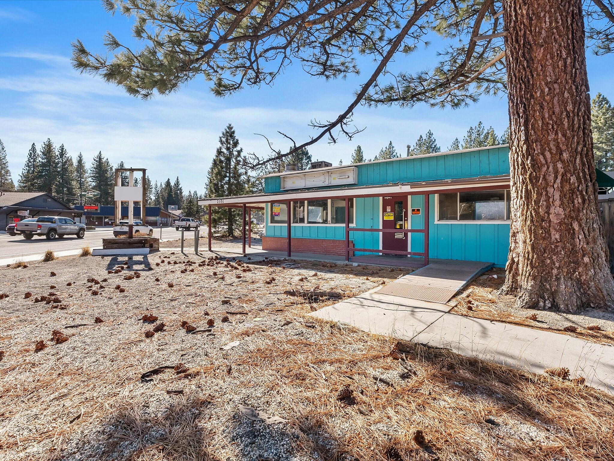 2591 Lake Tahoe Blvd, South Lake Tahoe, CA for Rent