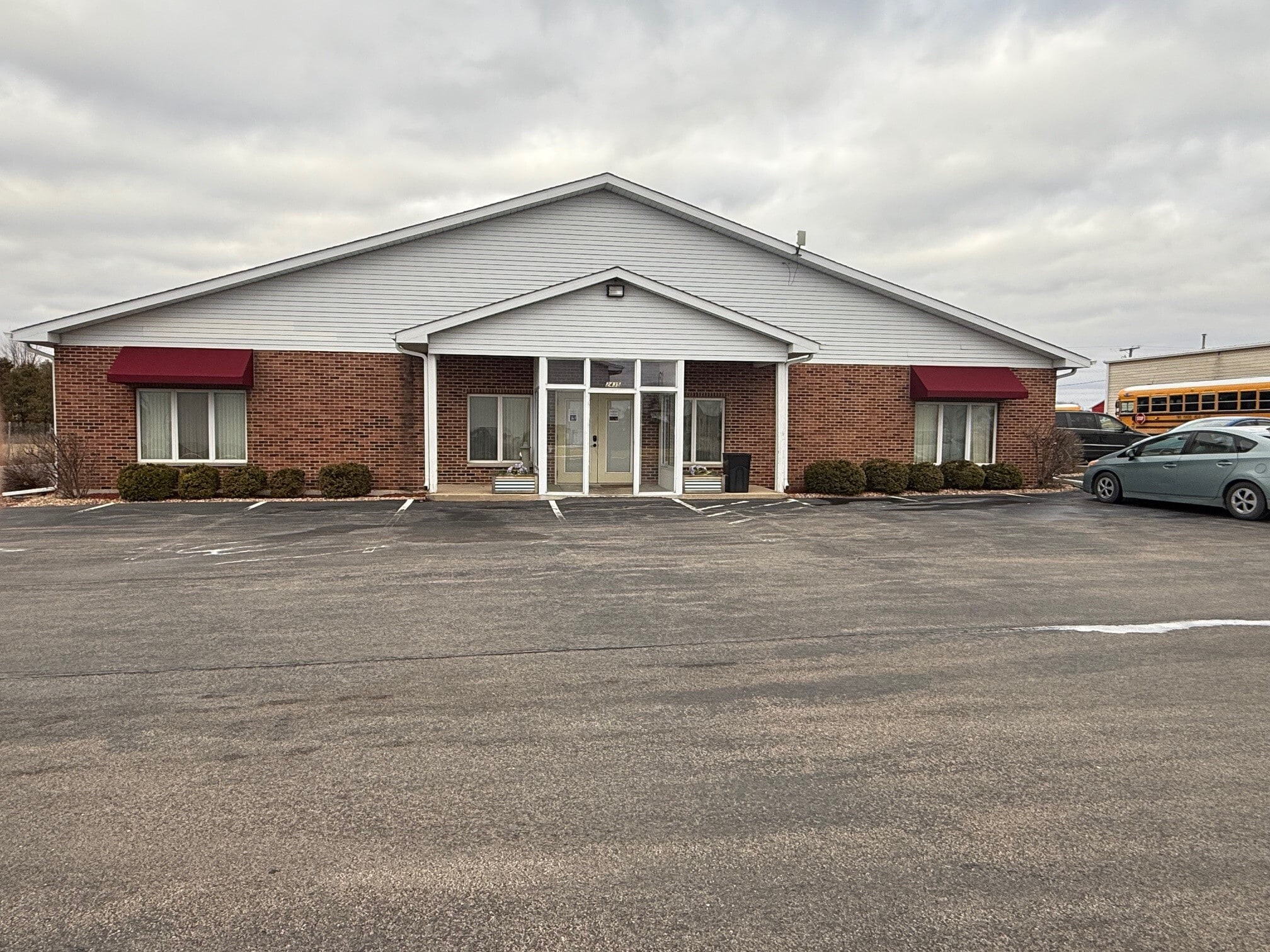 2431 Bethany Rd, Sycamore, IL for Rent