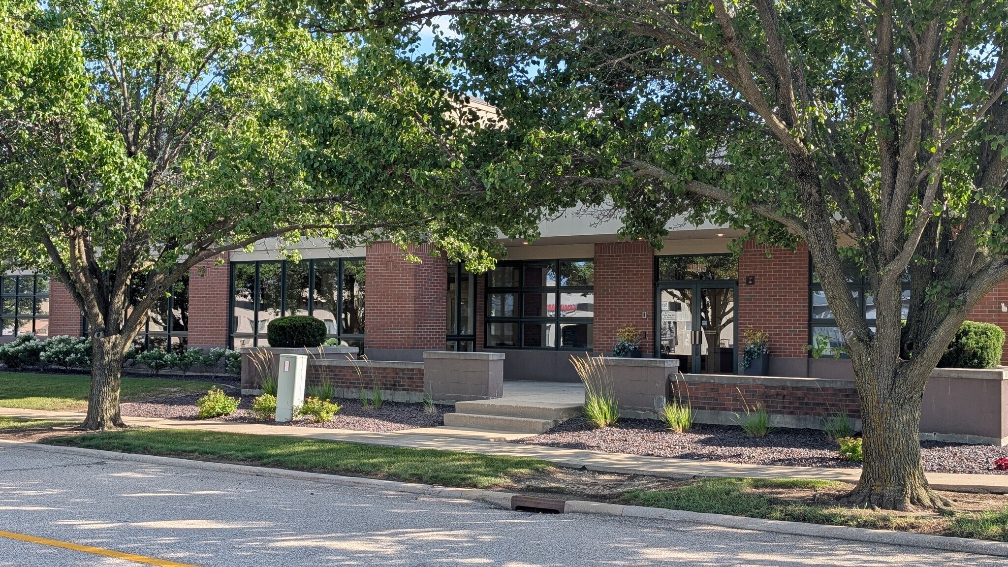 1625 Commerce Pky, Bloomington, IL for Sale