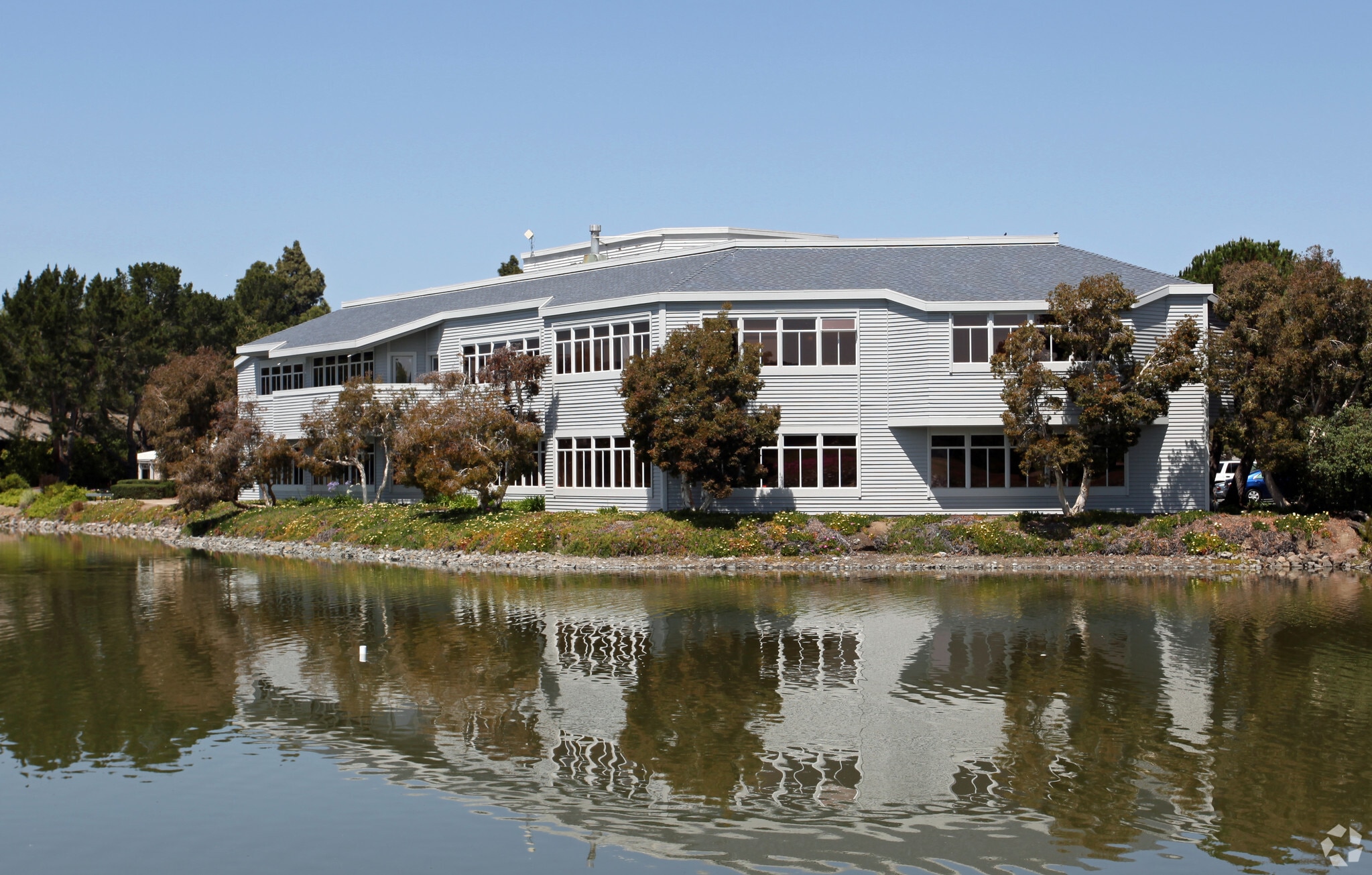 370-390 Bridge Pky, Redwood City, CA for Sale