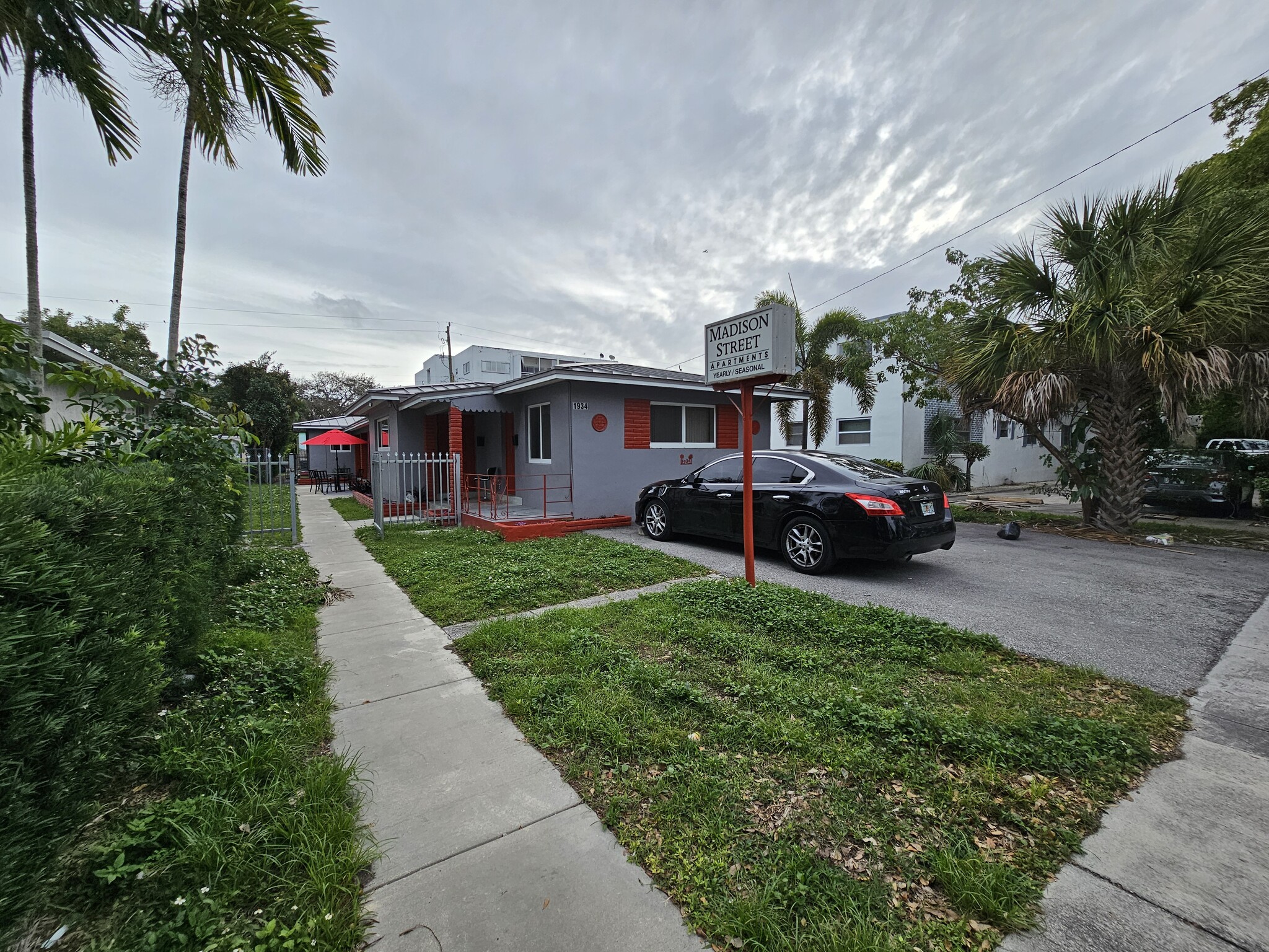 1934 Madison St, Hollywood, FL for Sale