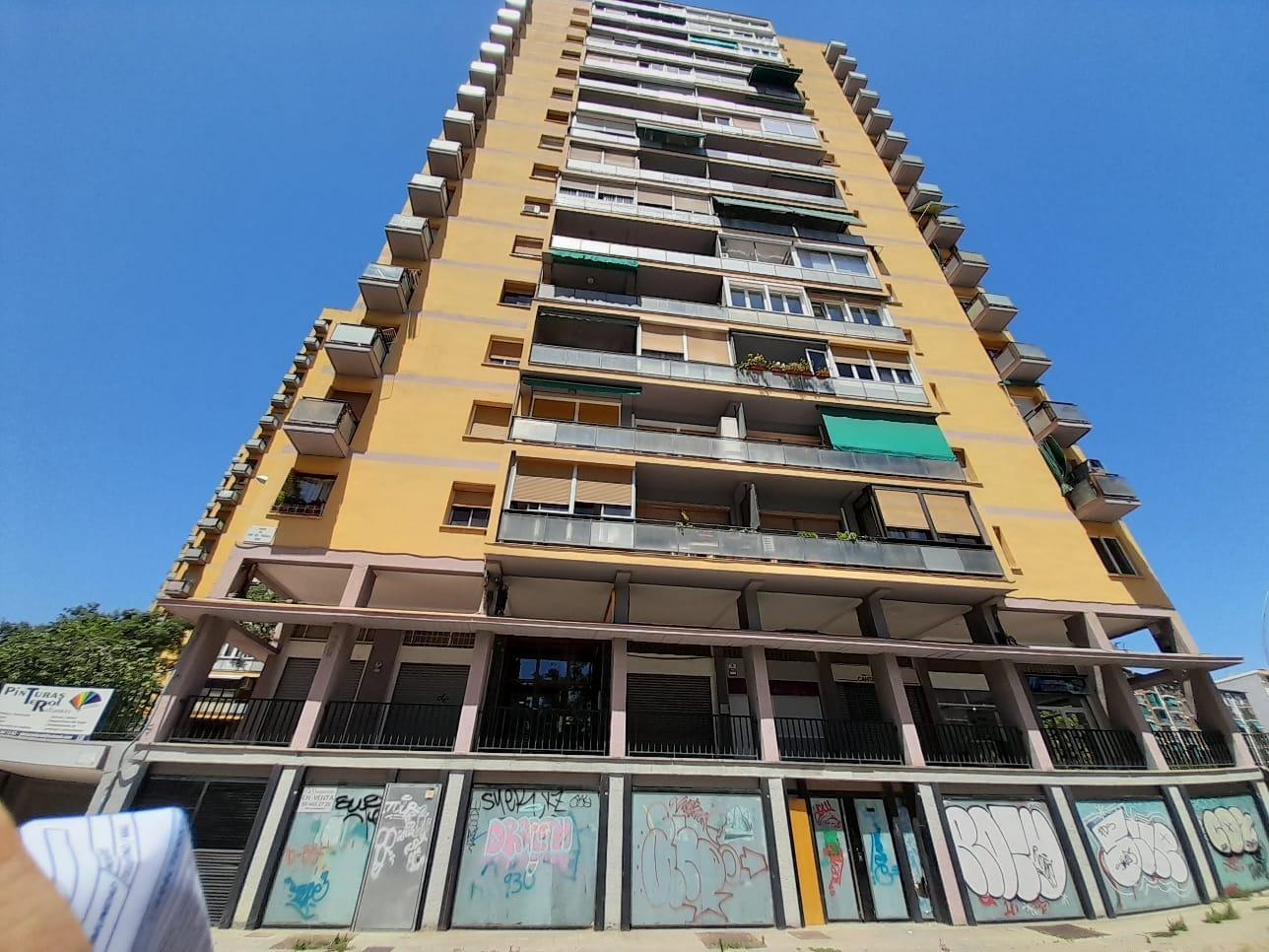 2 Carrer Pont del Treball Digne, Barcelona, BAR for Sale