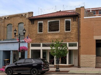 Manitowoc, WI Storefront Retail/Office - 114 N 8th St