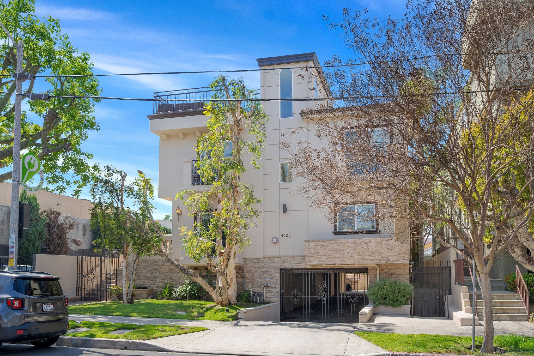 4325 Stern Ave, Sherman Oaks, CA for Sale