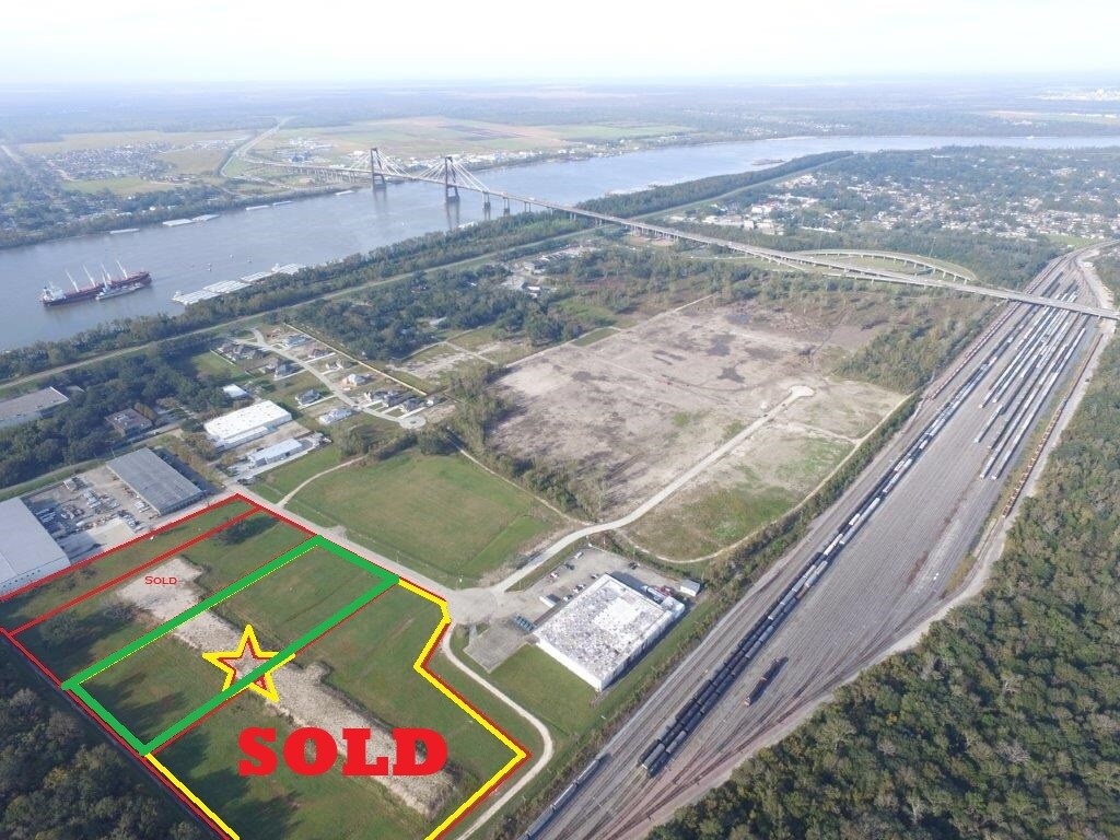 160 Alpha Drive, Destrehan, LA for Sale