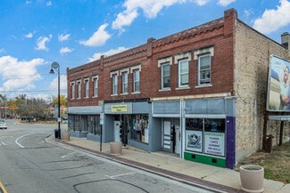 Rockford, IL Storefront Retail/Residential - 102-106 7th St