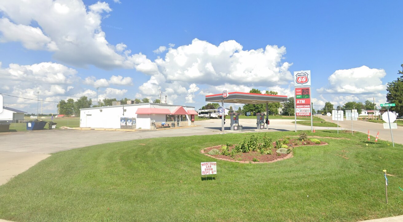 806 W Main St, Le Grand, IA for Sale