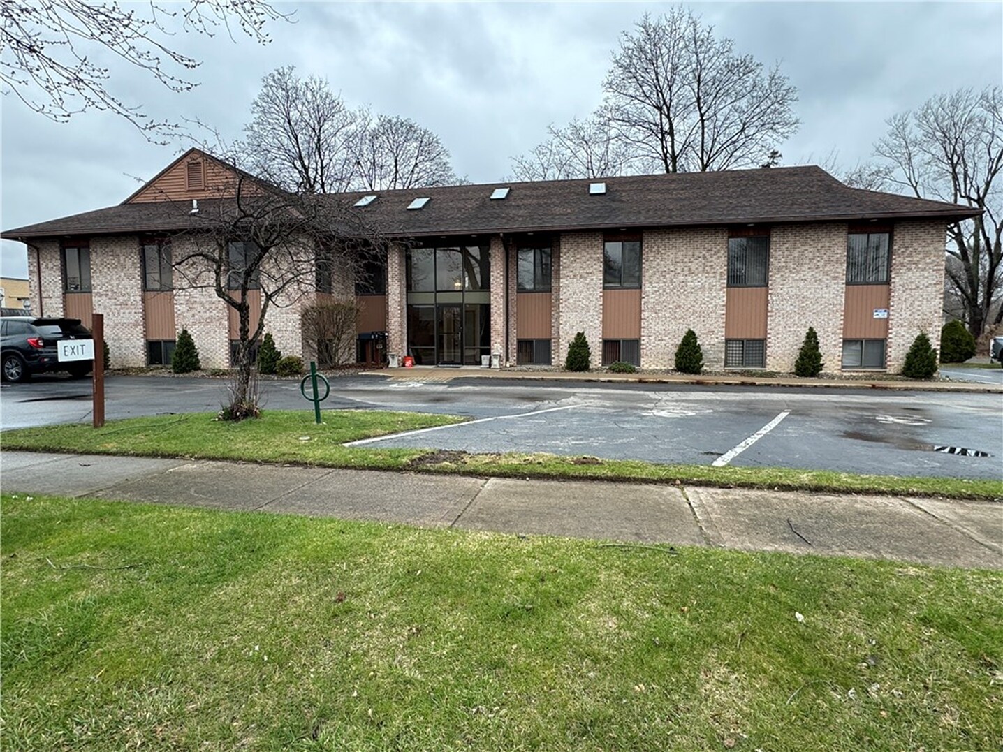572 Titus Ave, Irondequoit, NY for Rent