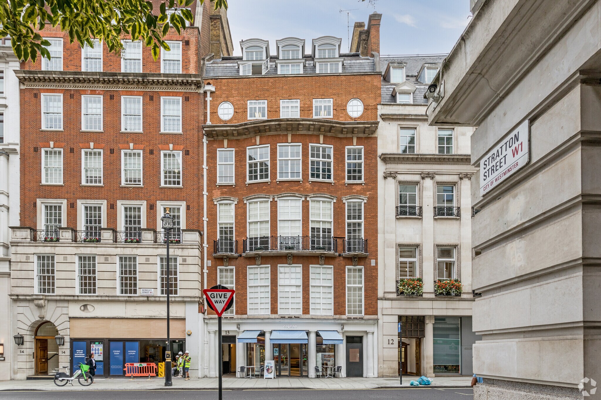 13 Berkeley St, London, LND for Rent