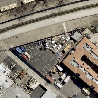 Burbank, CA undefined - 418 S Lake St