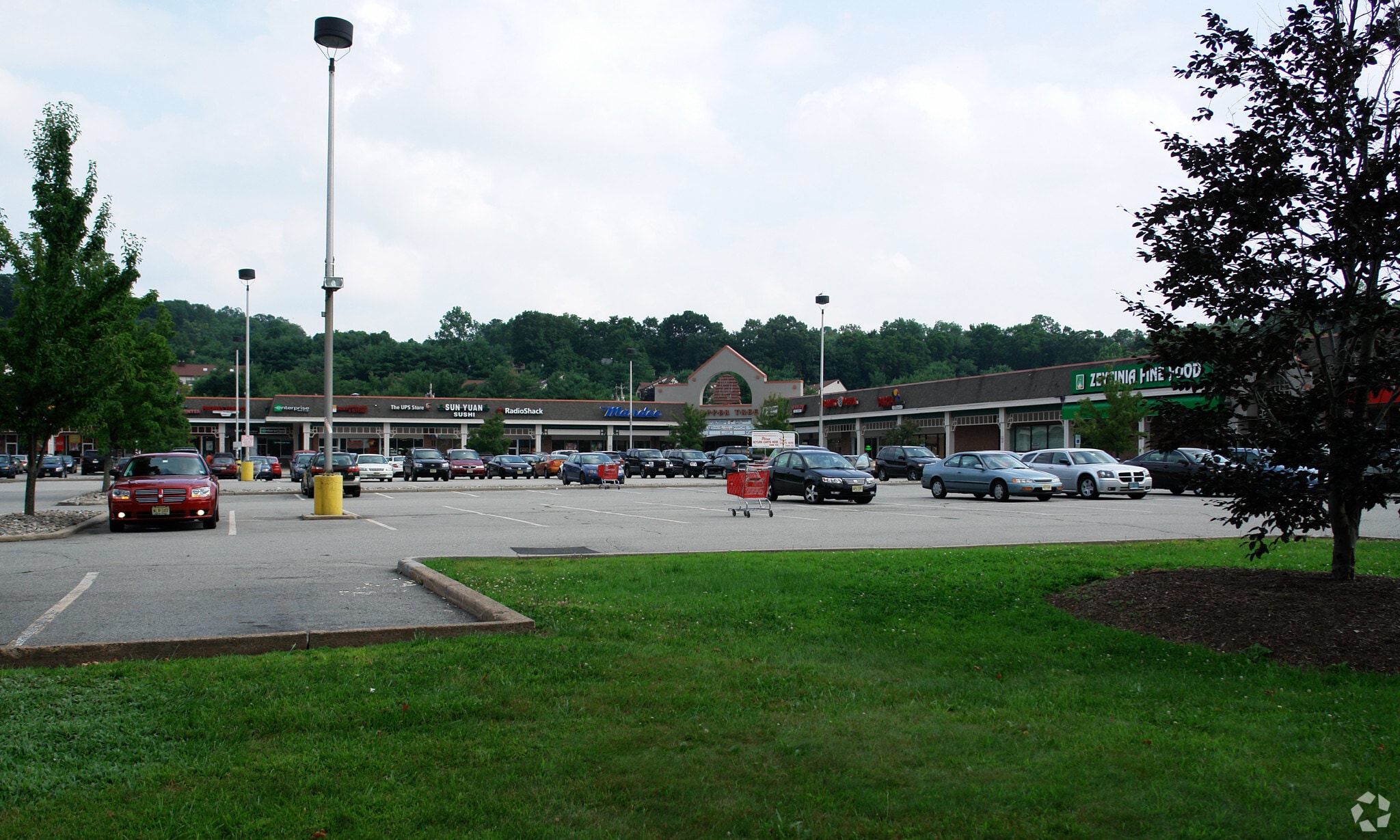 350 Ramapo Valley Rd Oakland, NJ 07436 Shopping Center Property for