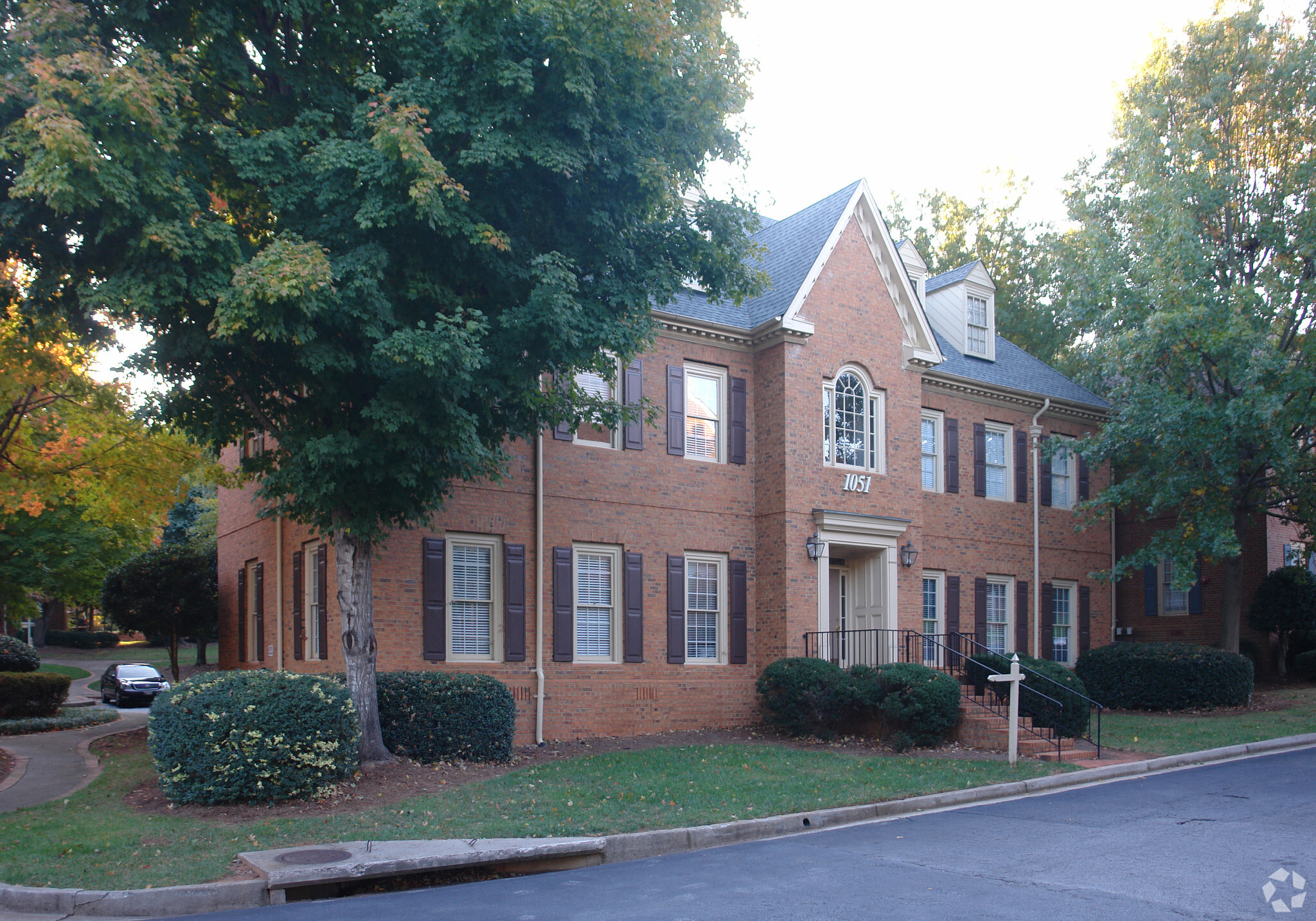 1051 Cambridge Sq, Alpharetta, GA for Rent