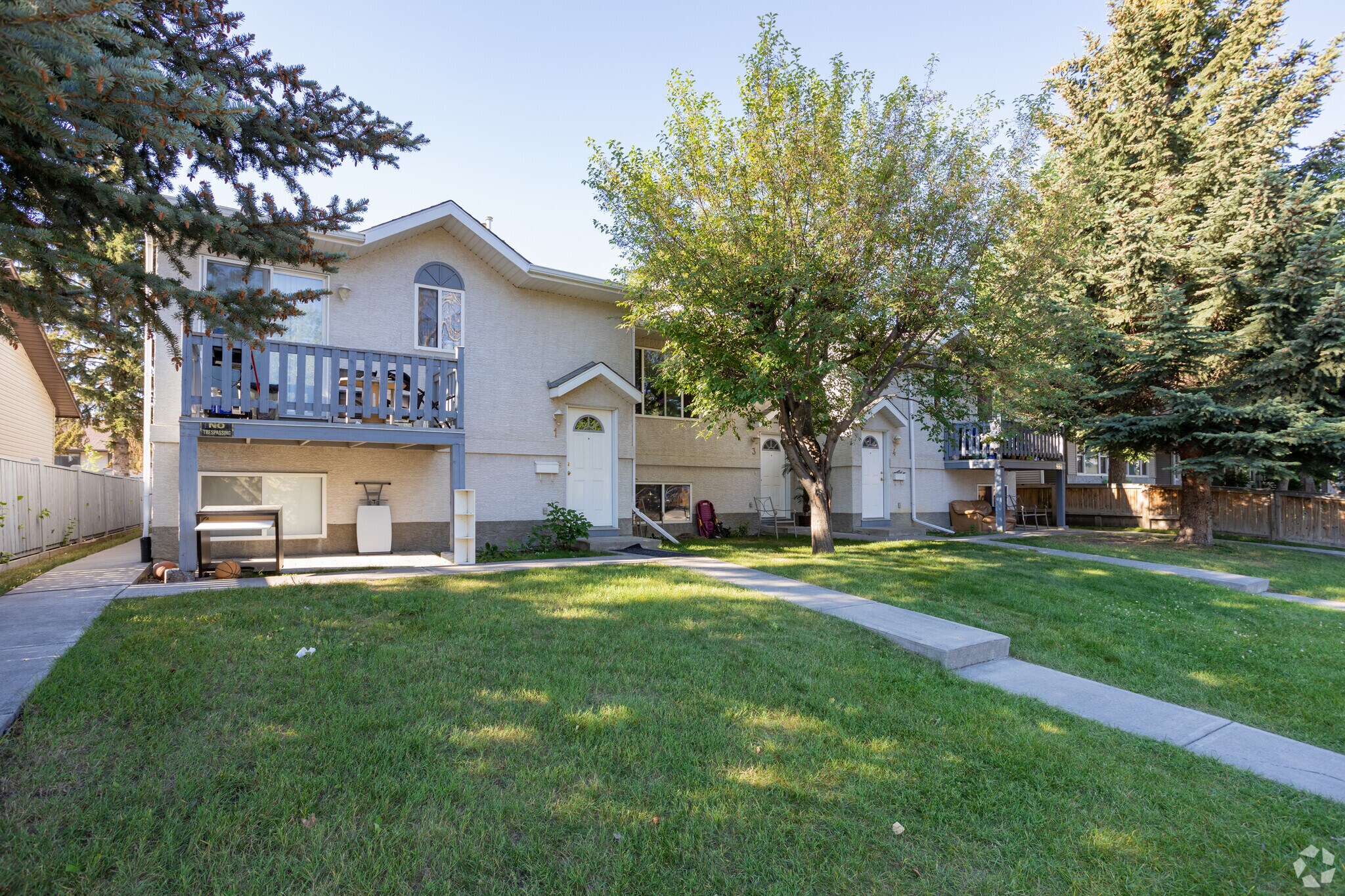 7511B 41 Av NW, Calgary, AB for Sale