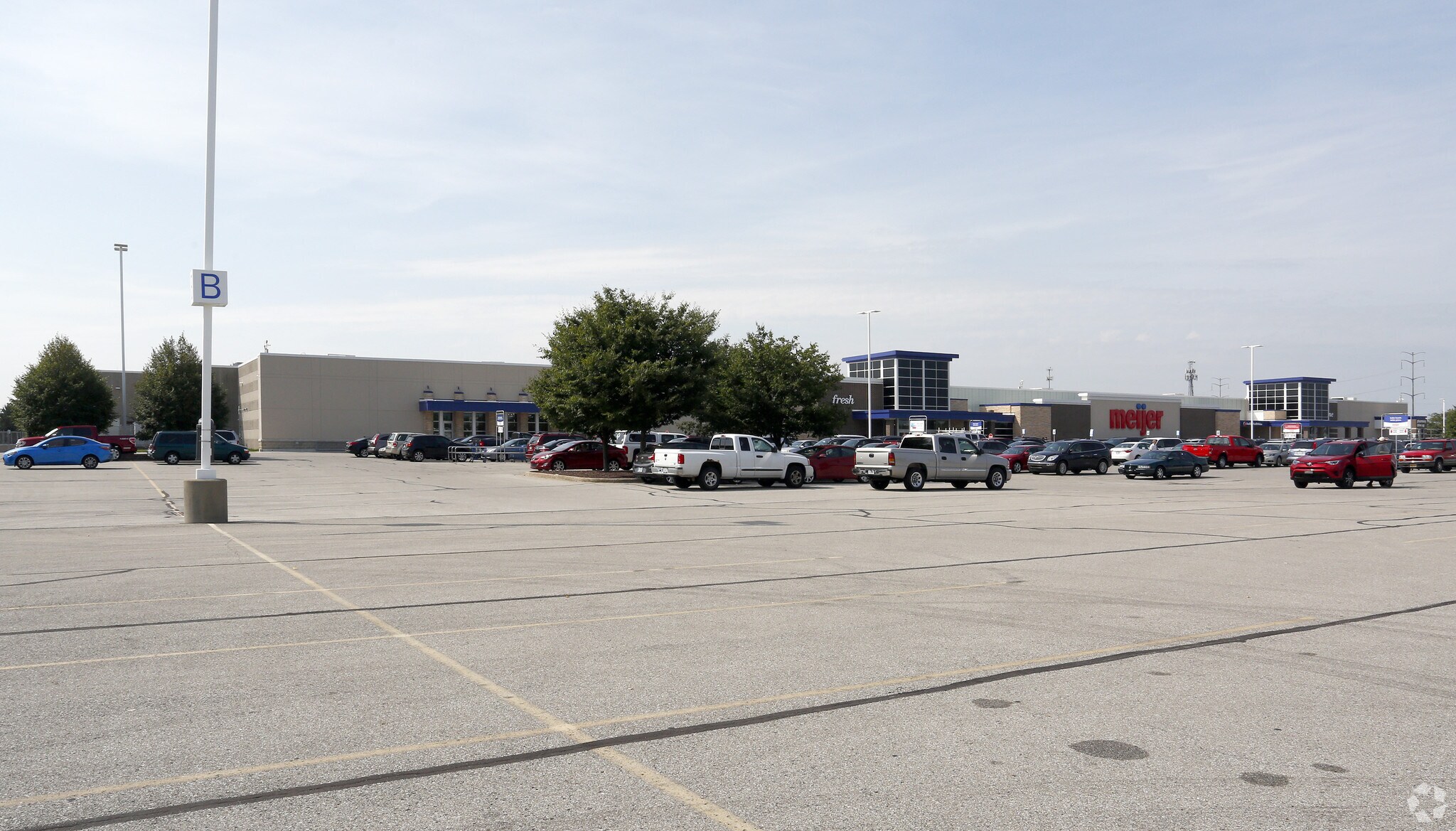 5325 E Southport Rd, Indianapolis, IN for Rent