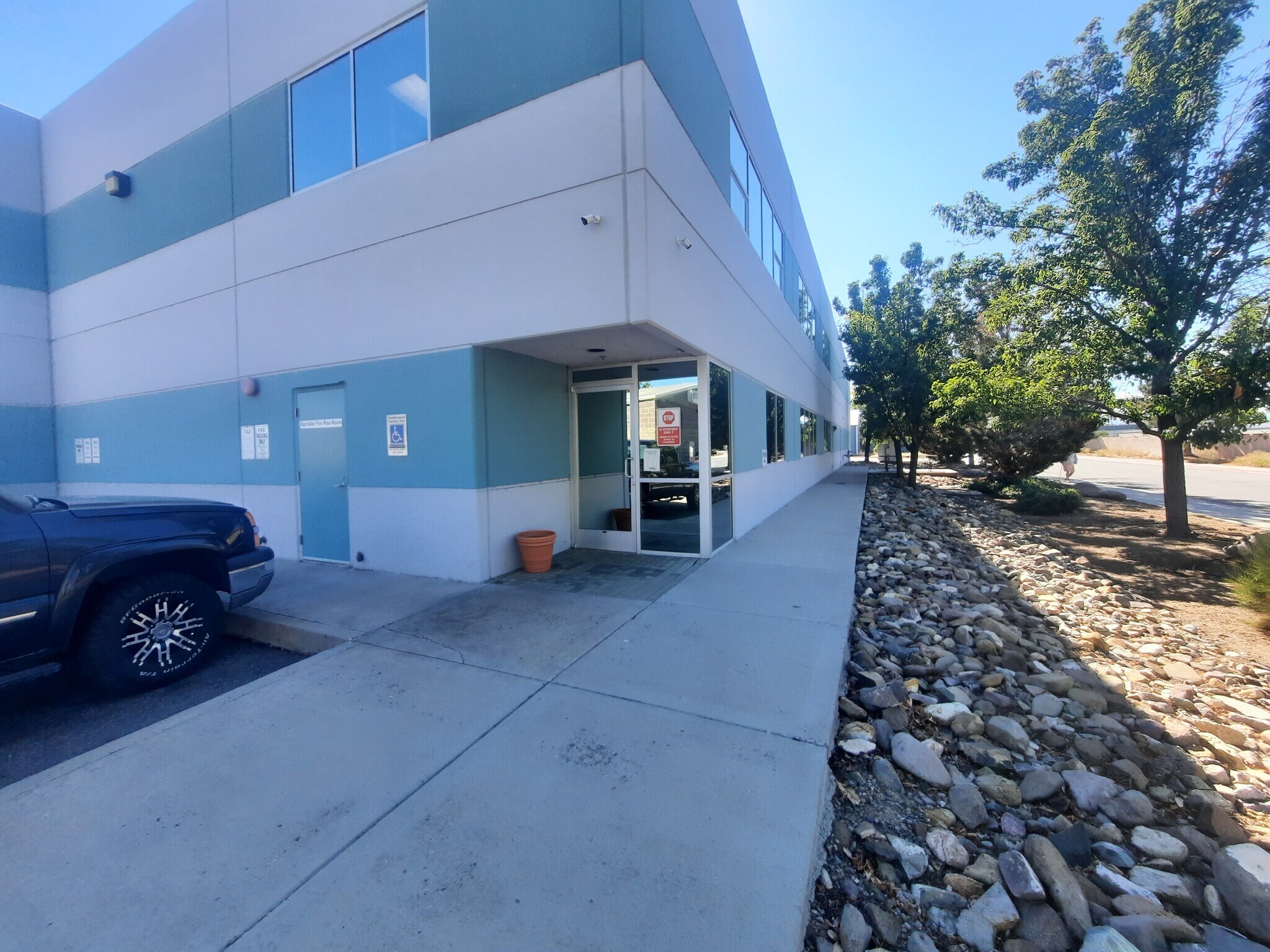 1211 Service Dr Gardnerville, NV 89410 Industrial Property for Lease